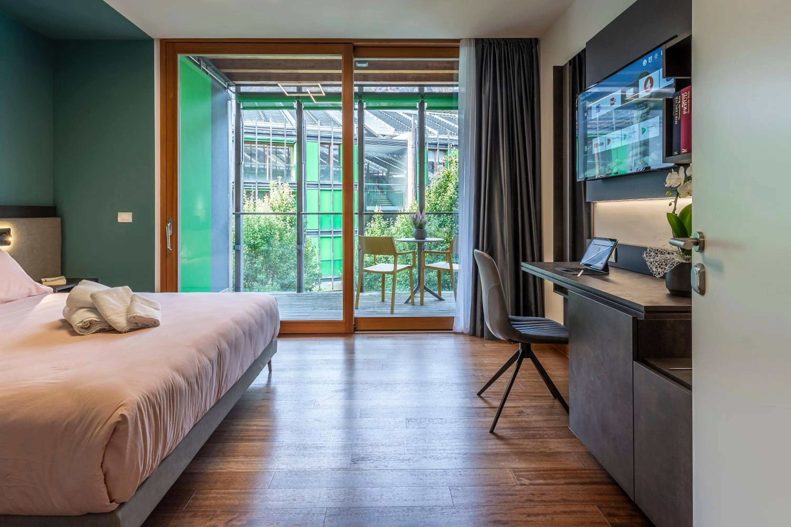 Balcony/Terrace, Bed in Habitat Guest House