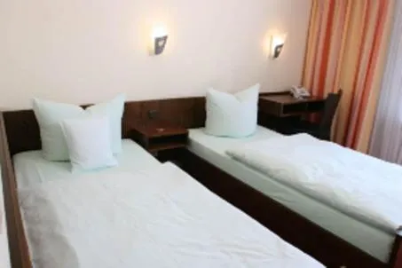 Photo of the whole room, Bed in Hotel Restaurant Rothkopf