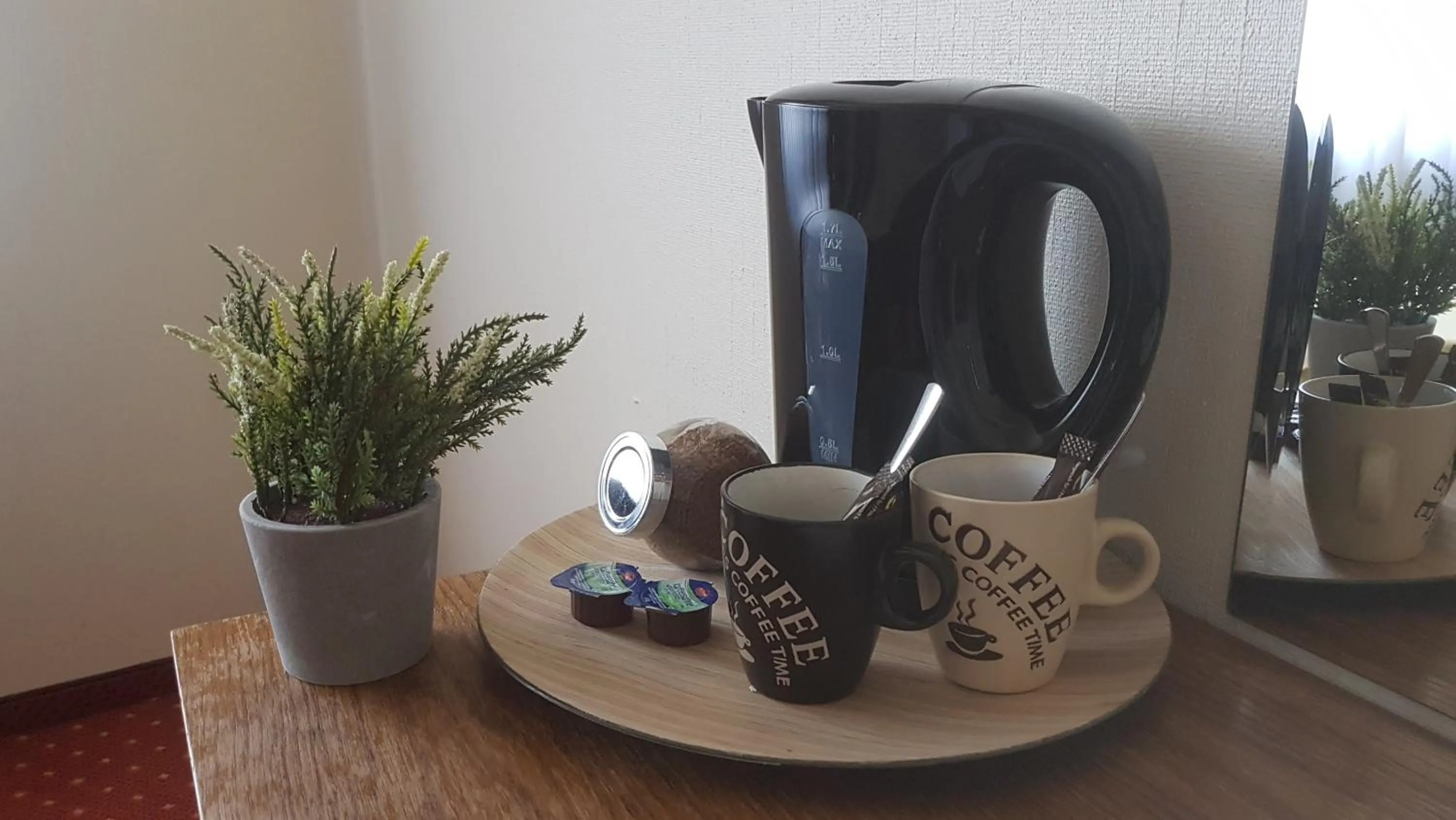Coffee/tea facilities in Hotel Restaurant Rothkopf