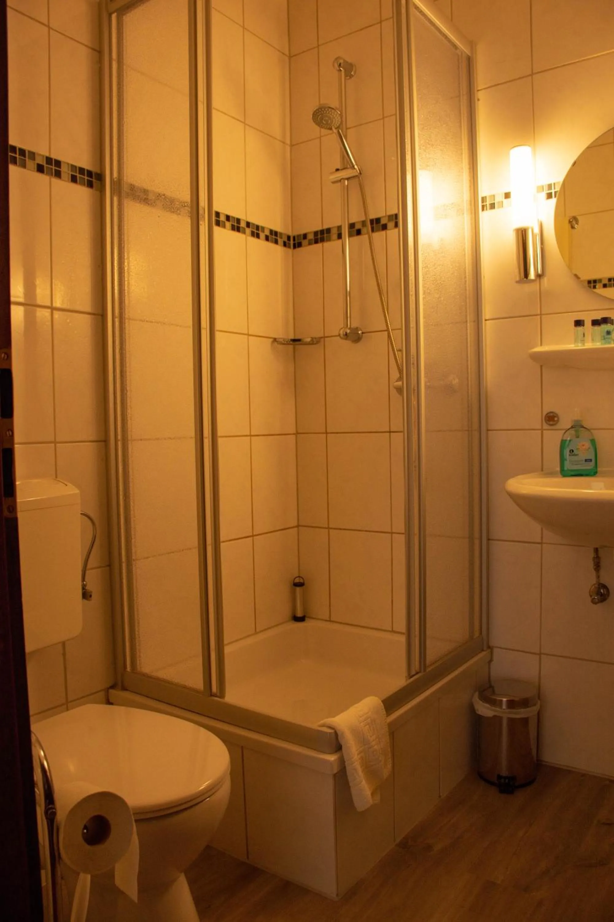 Shower in Hotel Restaurant Rothkopf