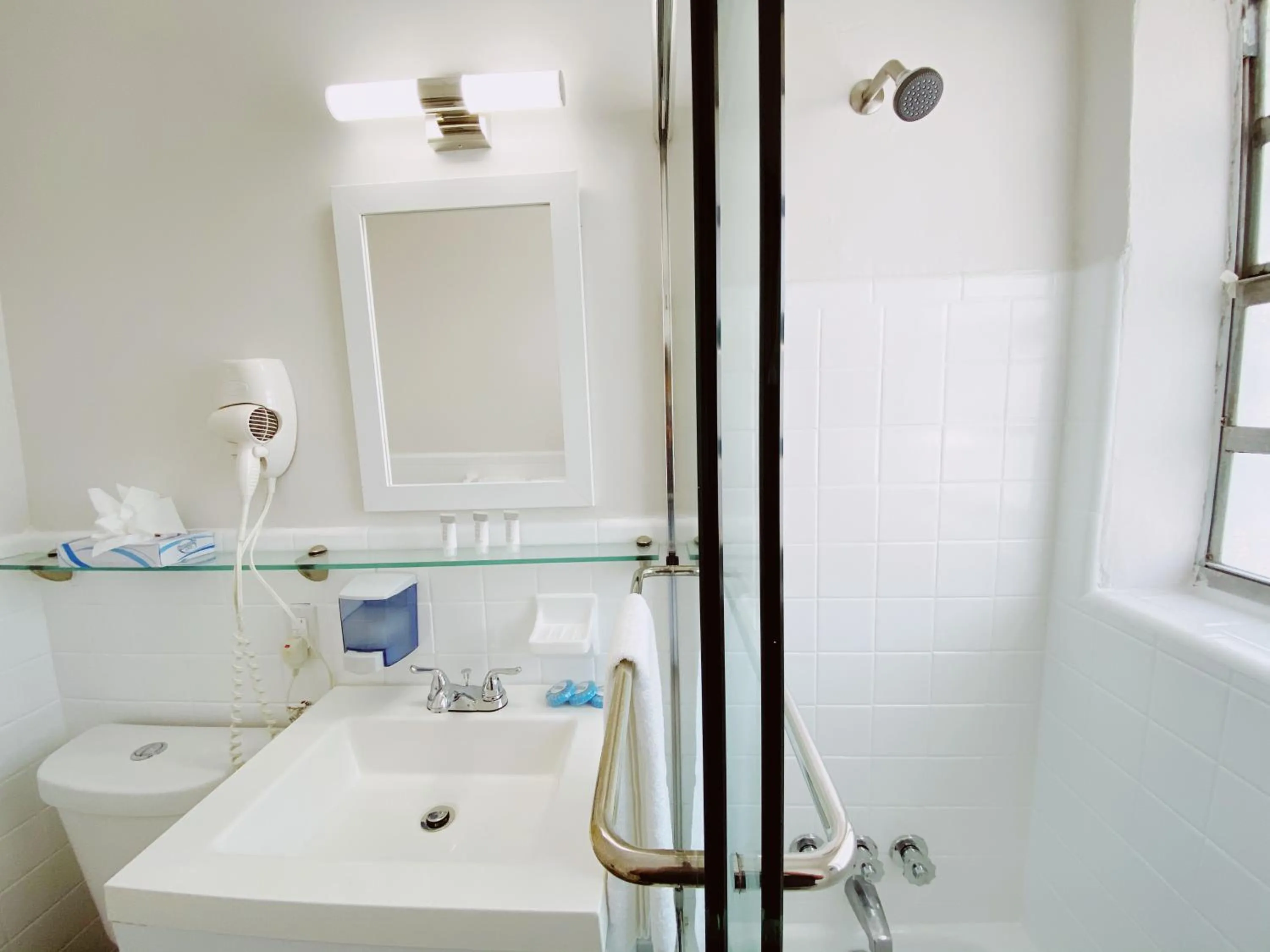 Bathroom in Miami International by Lowkl