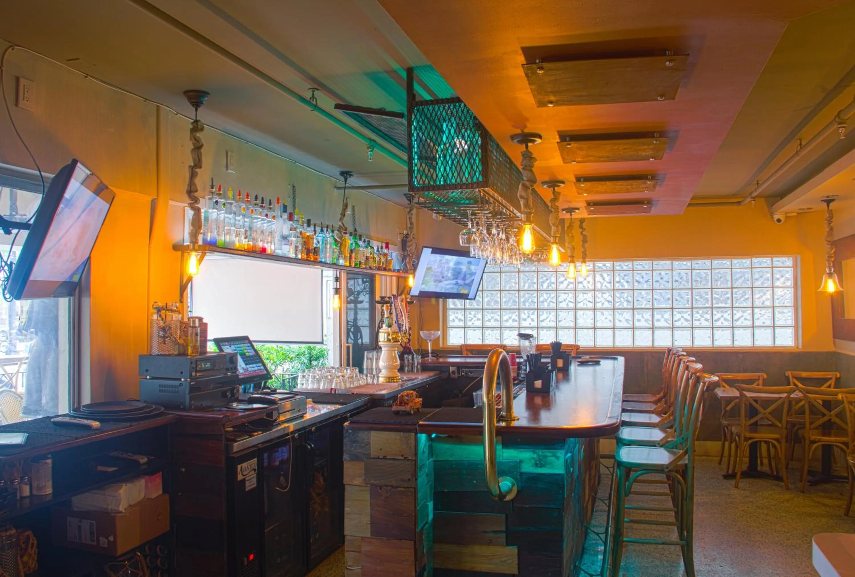 Restaurant/places to eat in Miami International by Lowkl