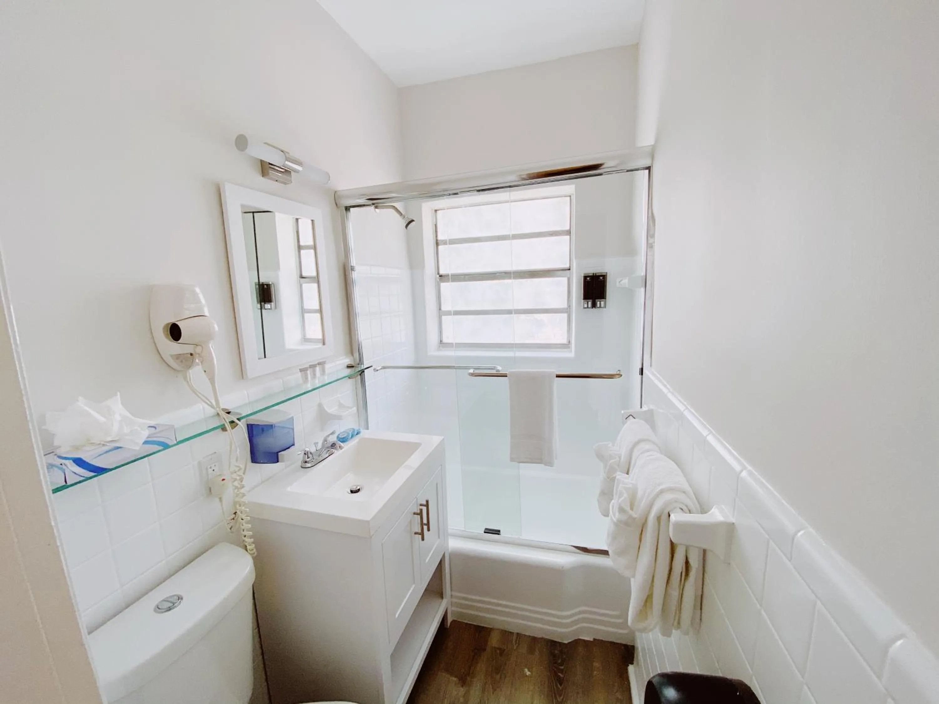 Bathroom in Miami International by Lowkl