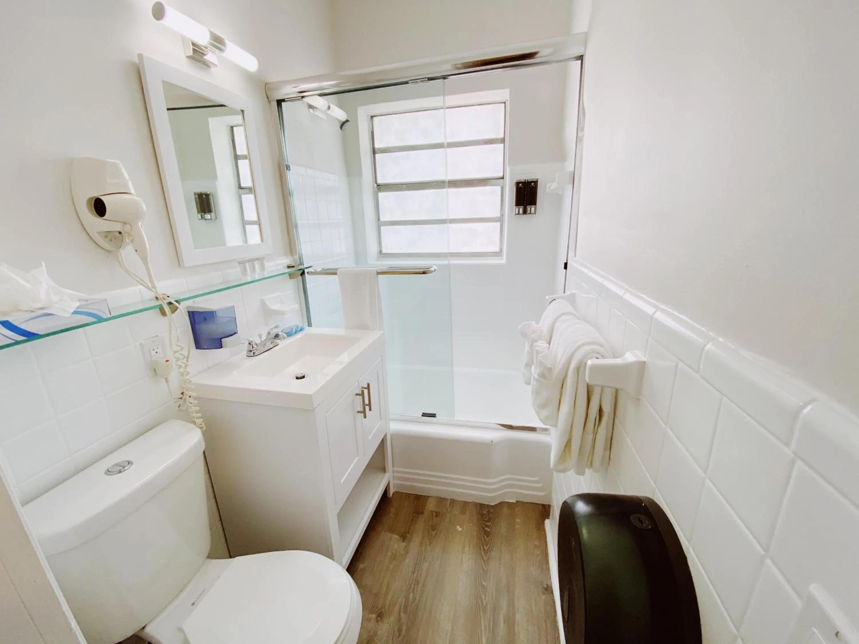 Bathroom in Miami International by Lowkl