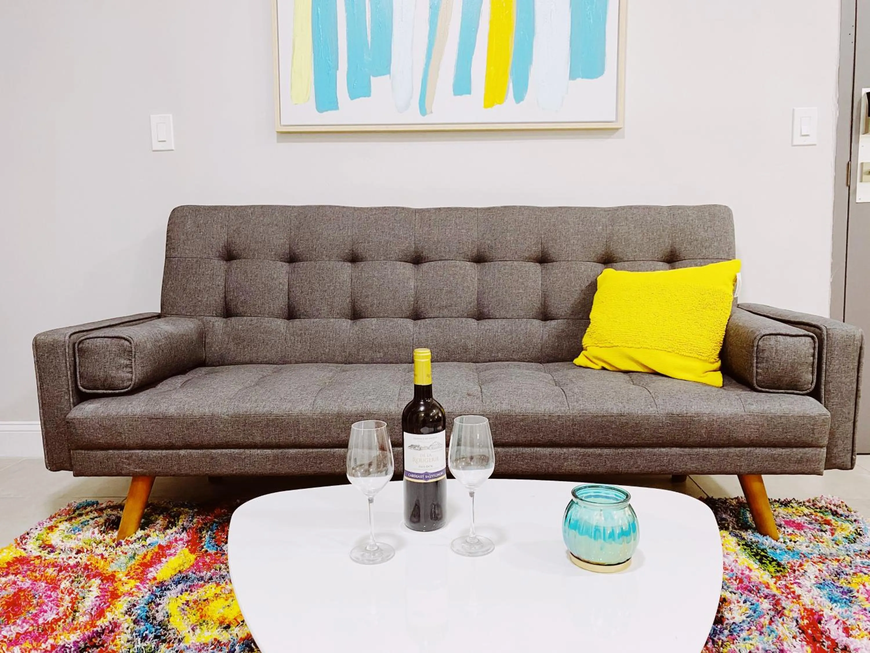 Living room in Miami International by Lowkl