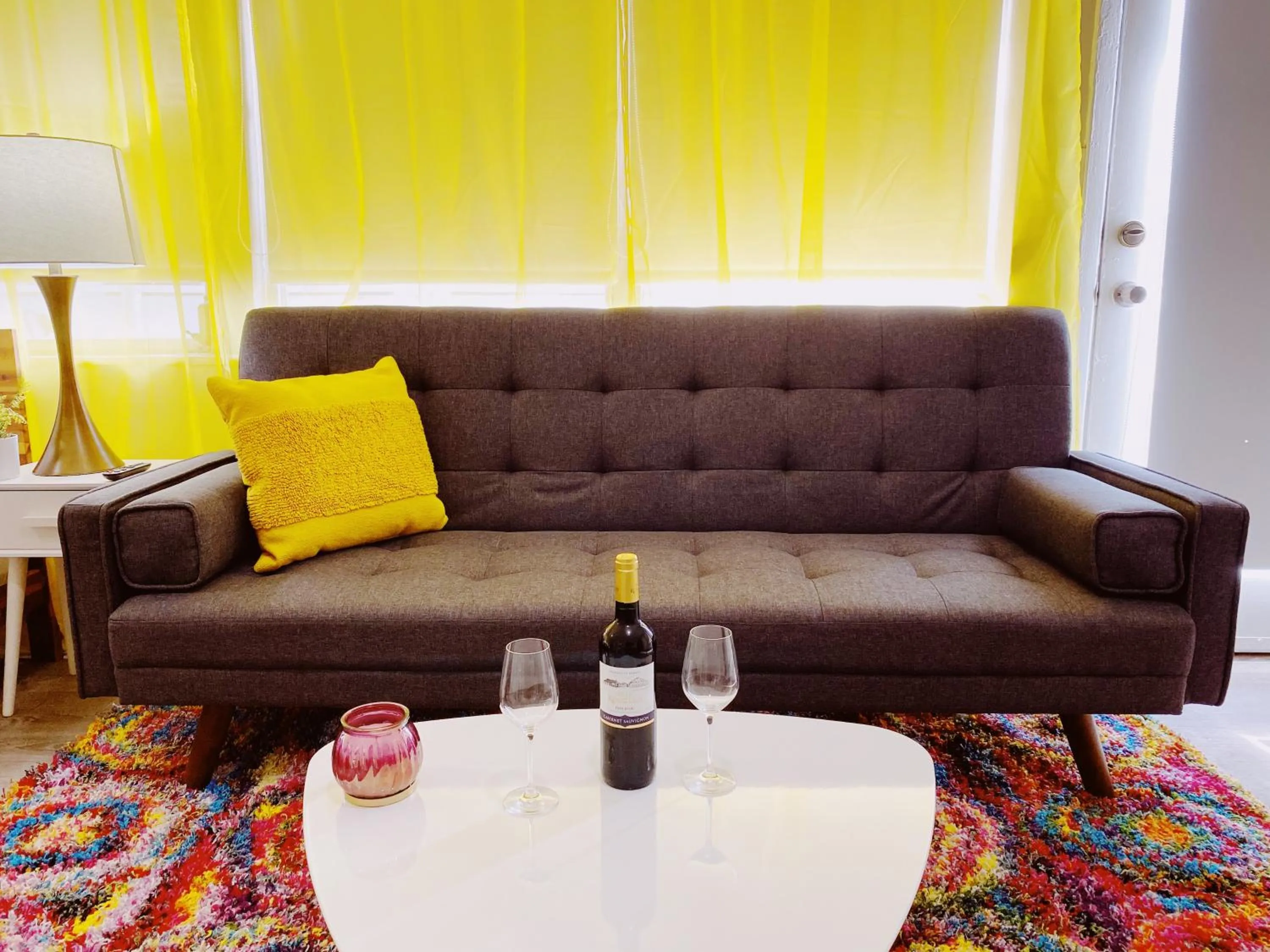 Living room in Miami International by Lowkl