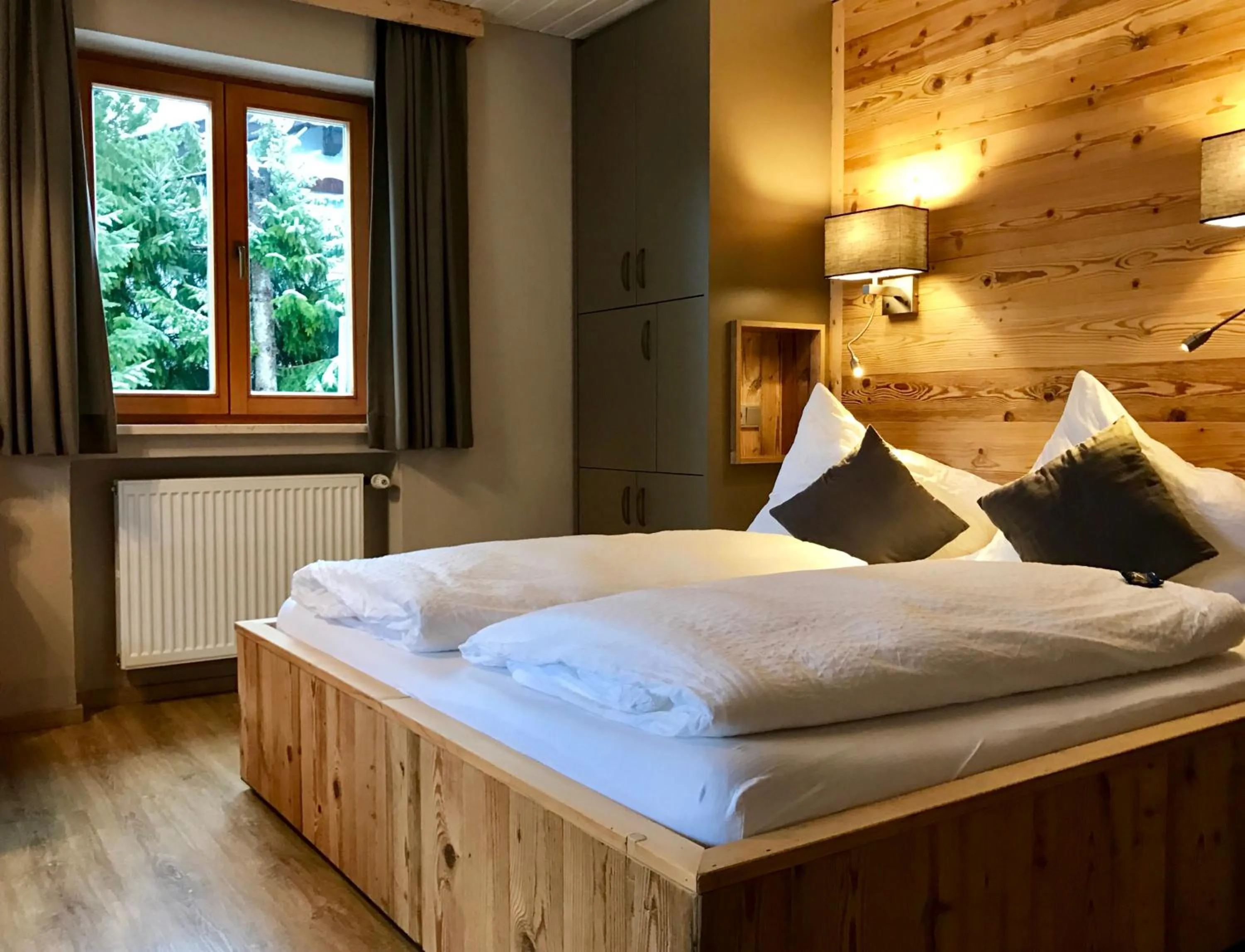 Photo of the whole room, Bed in Gästehaus Edlhuber