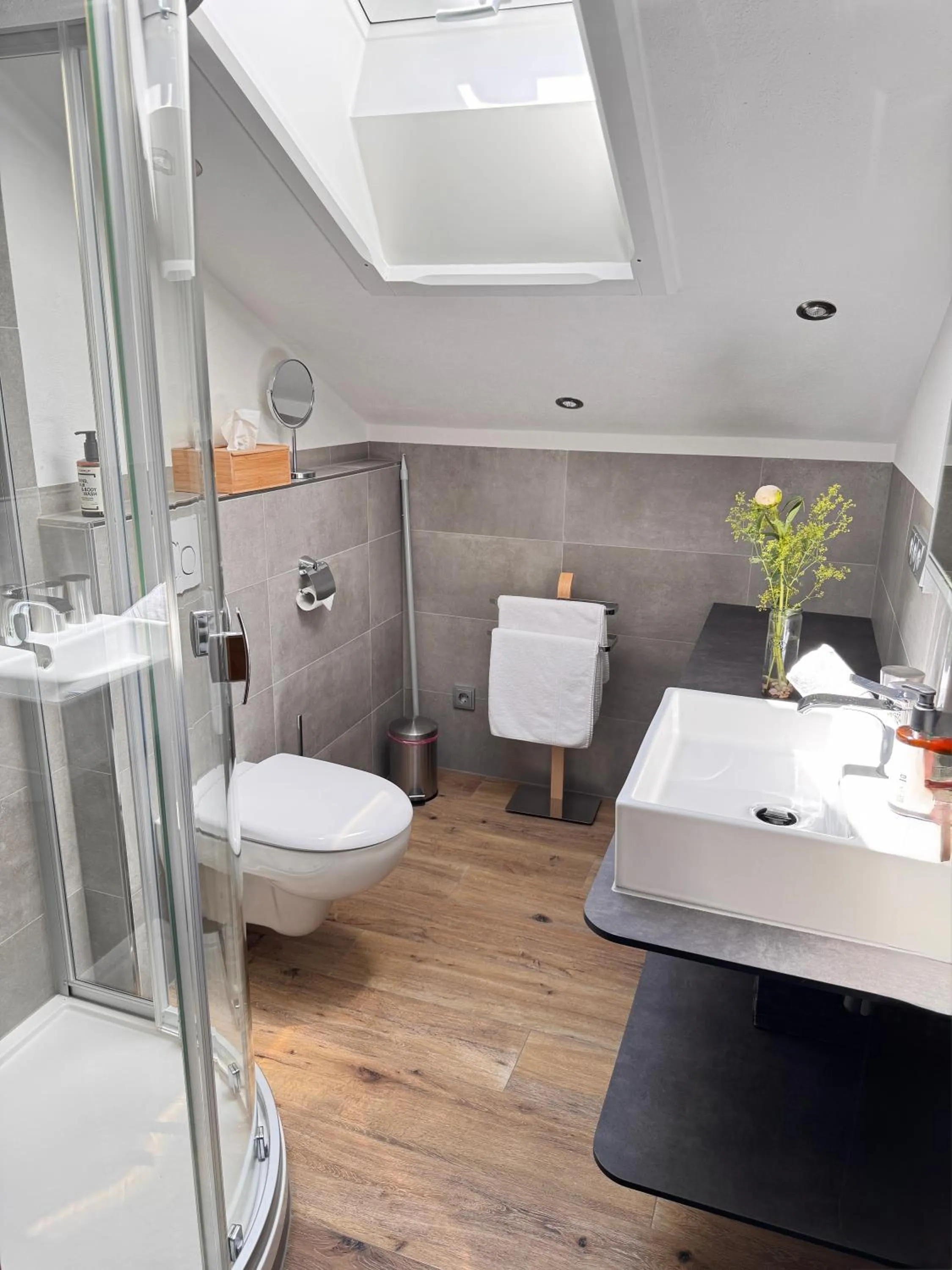 Shower in Gästehaus Edlhuber