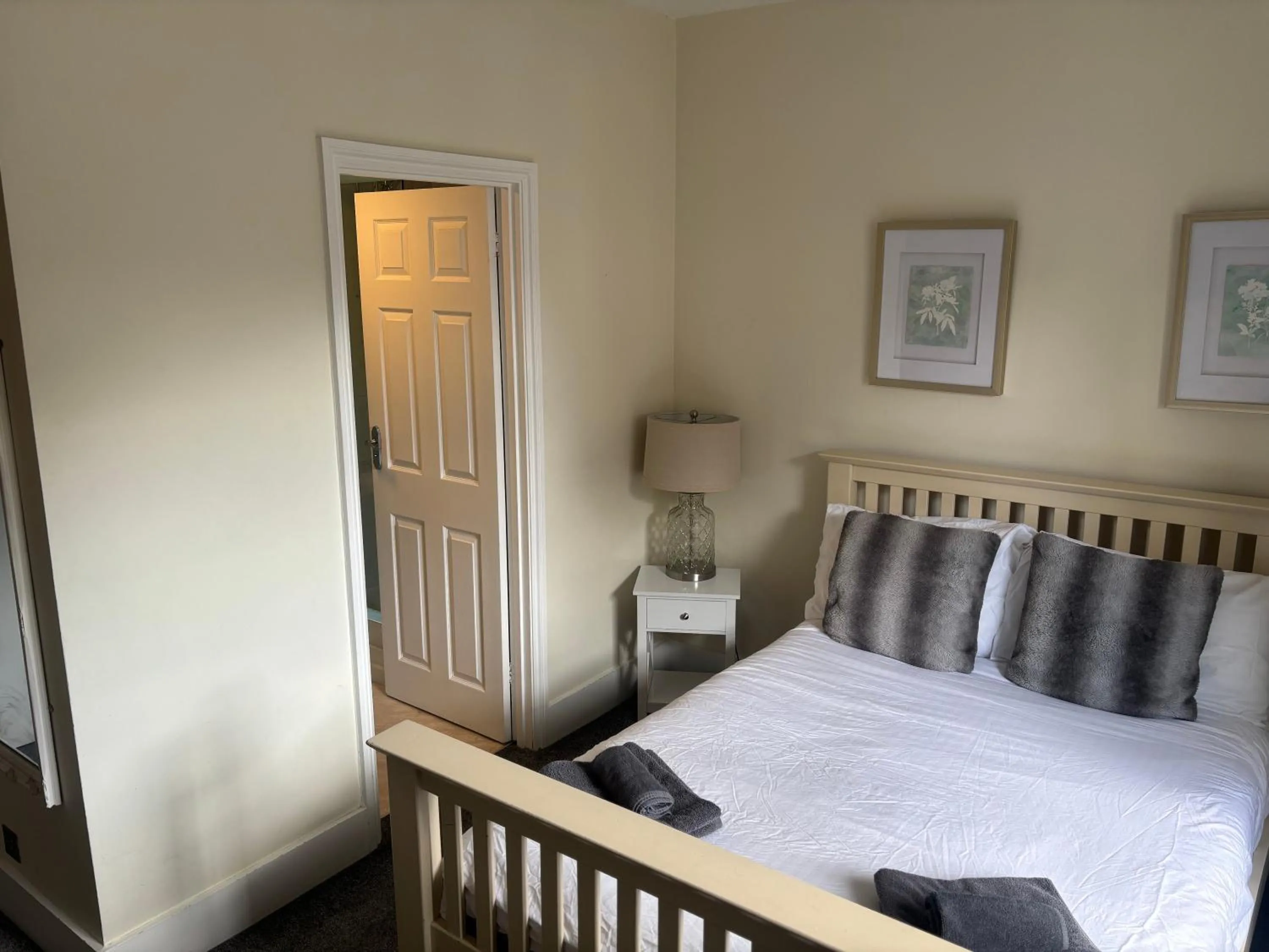 Bed in Three Tuns Ashwell