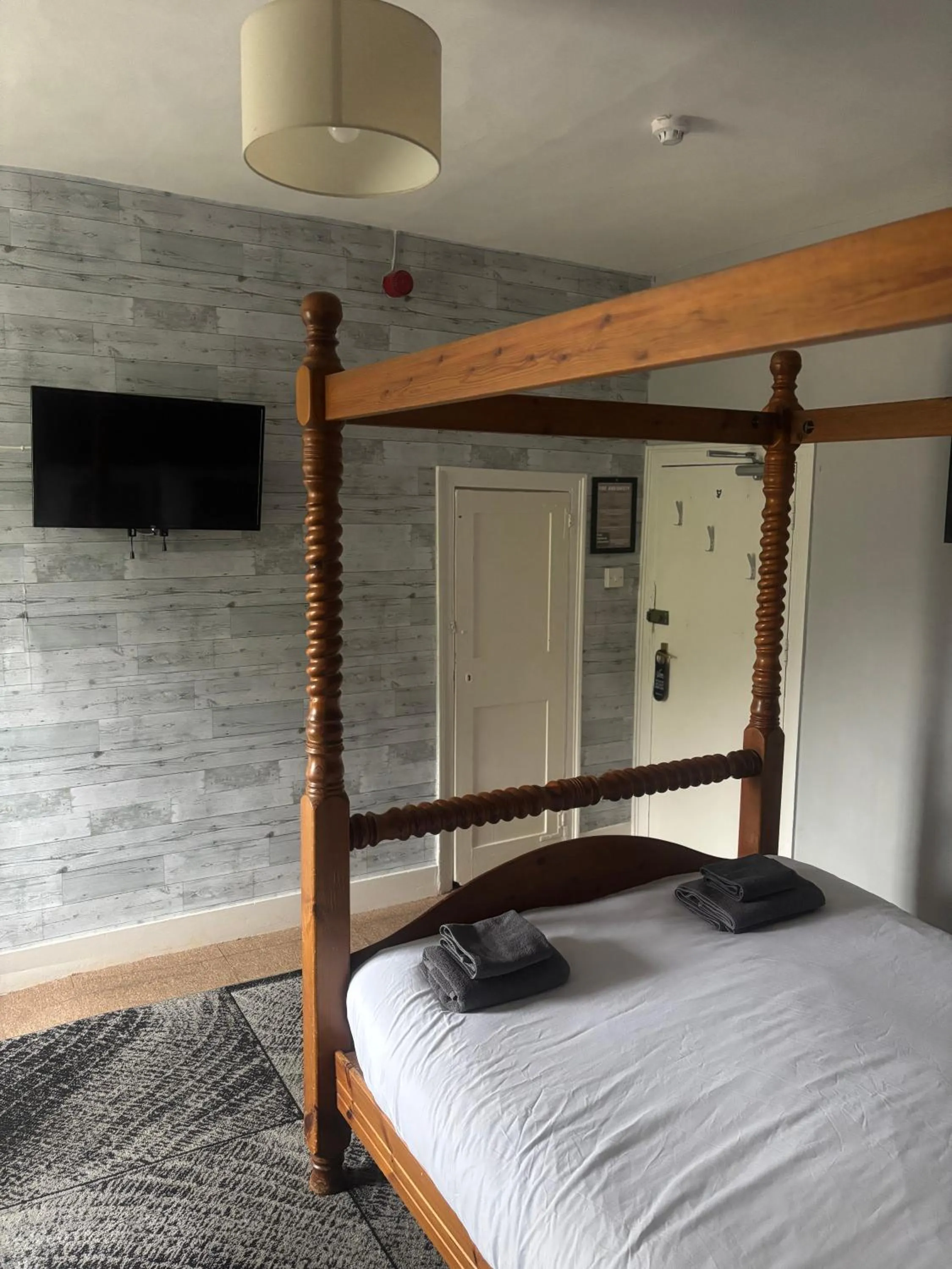 TV and multimedia, Bed in Three Tuns Ashwell