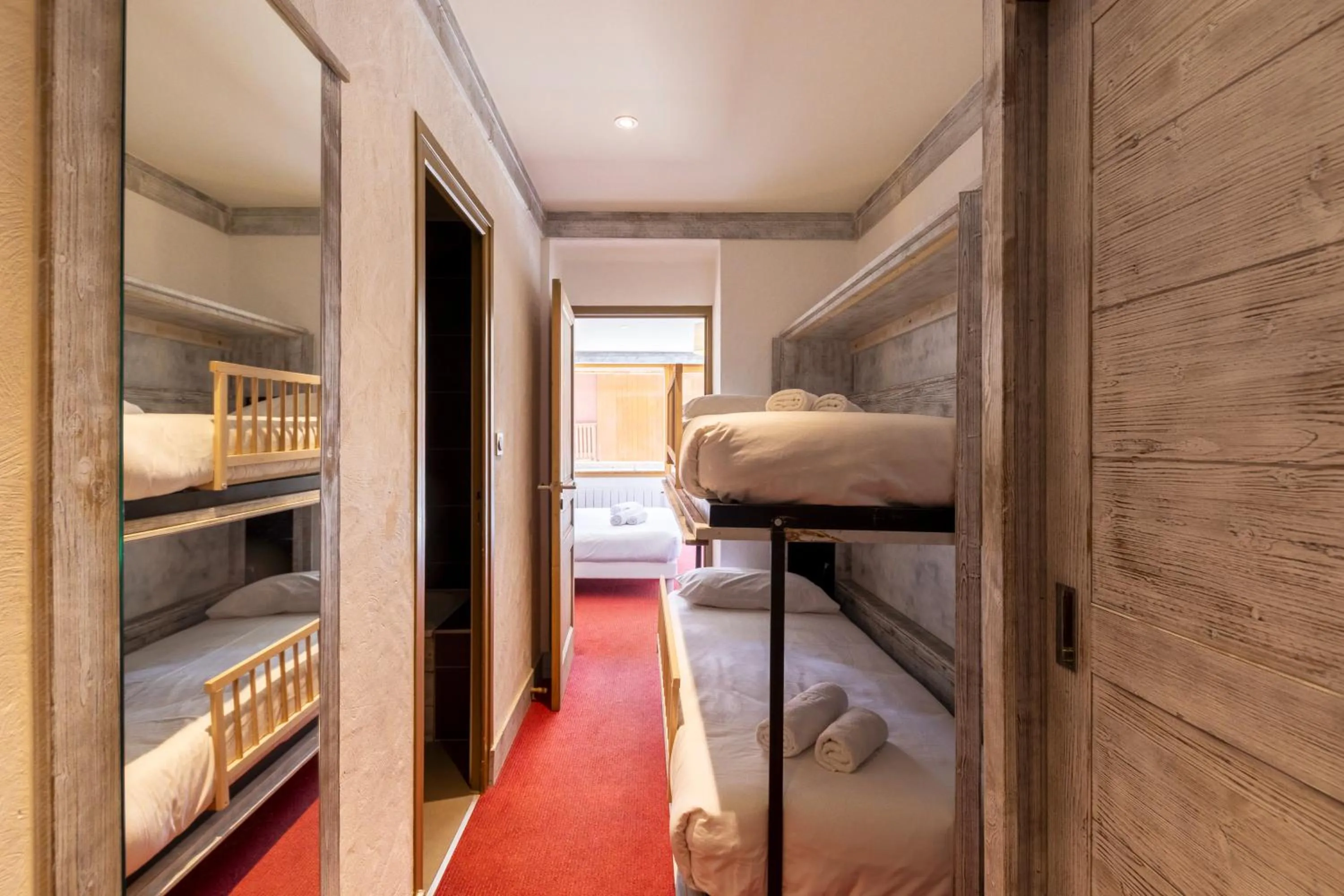 Bed in Hôtel L'Aiguille Percée