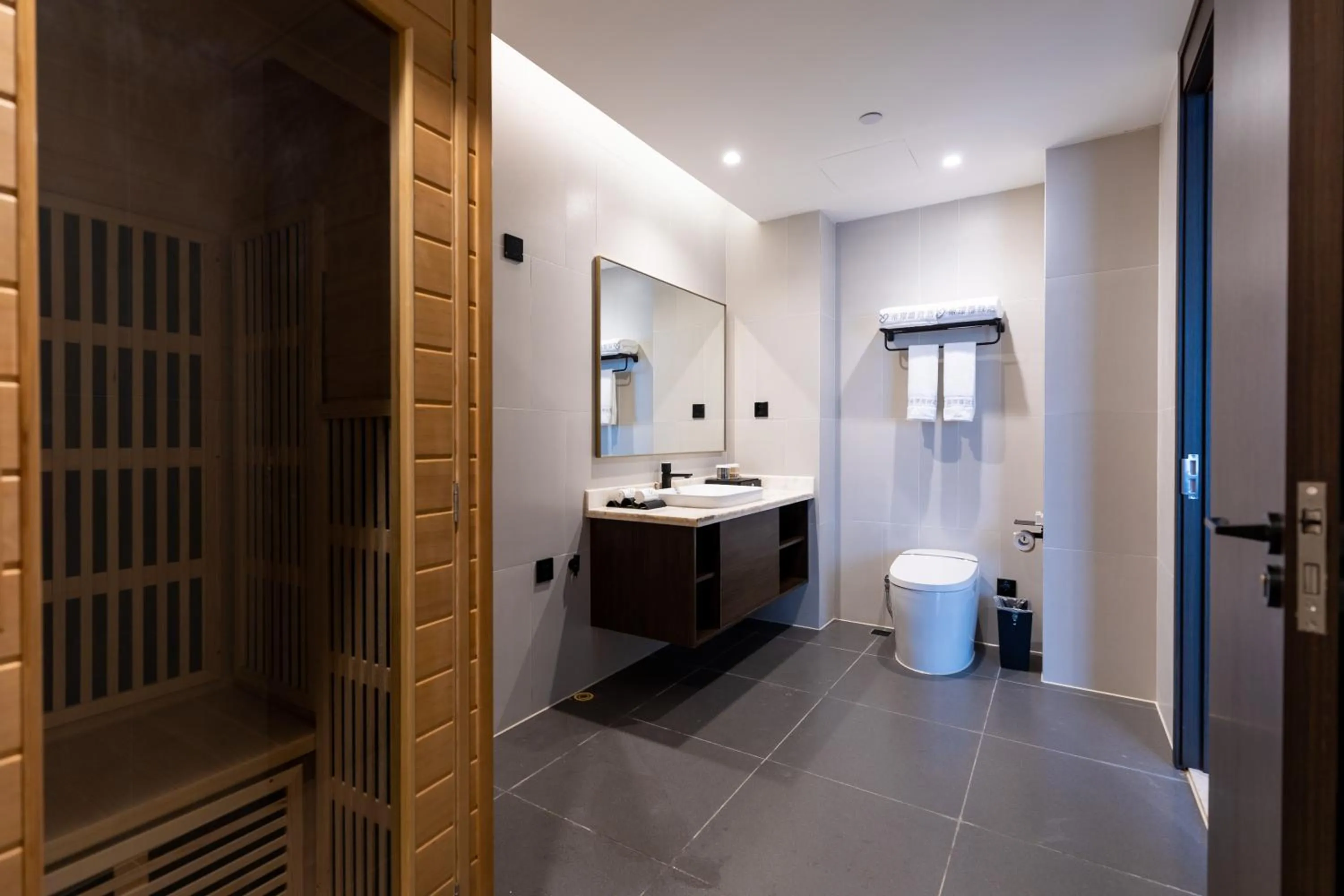 Shower in Dijing Hotel Shanghai