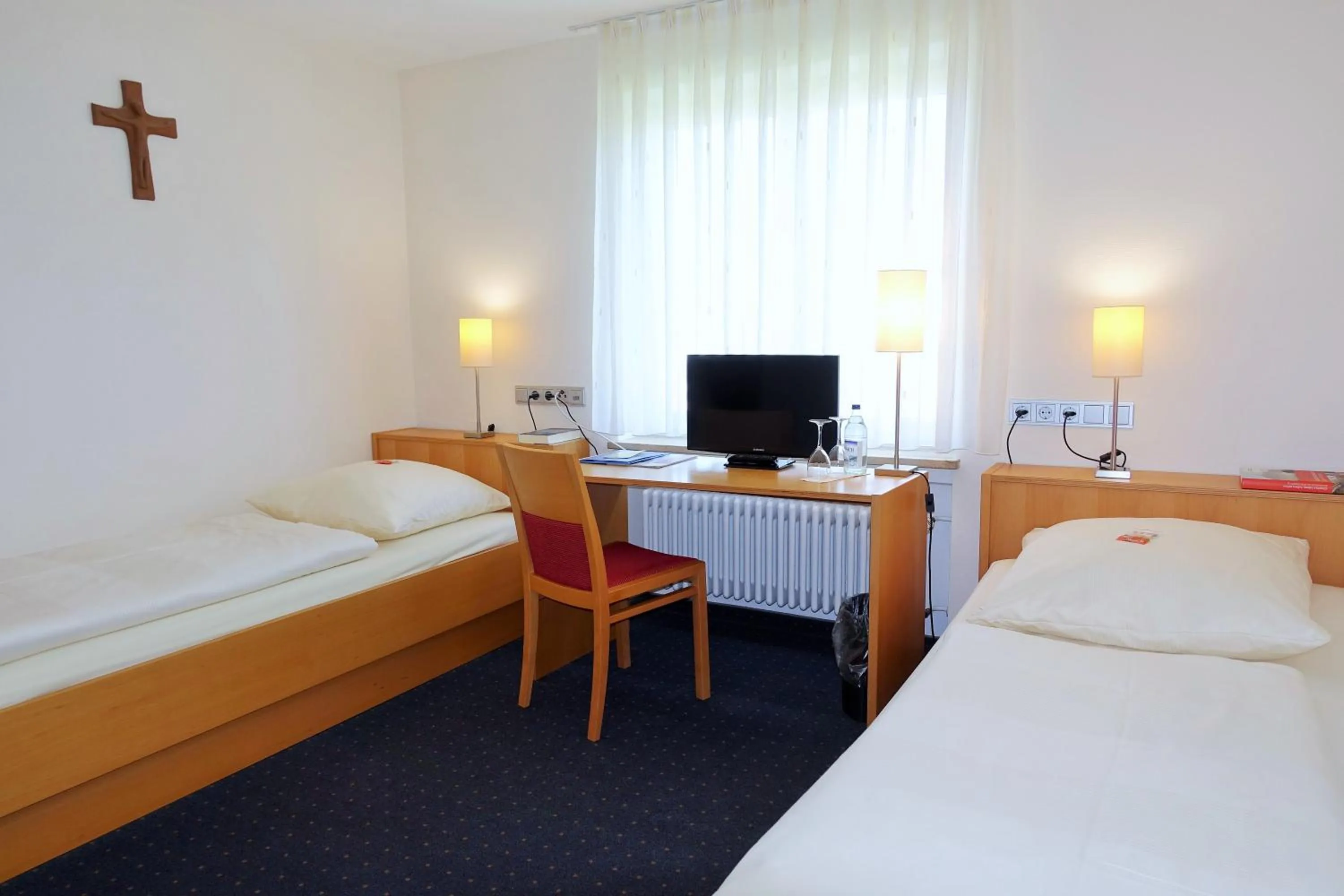 Bed in Tagungshaus Schönenberg