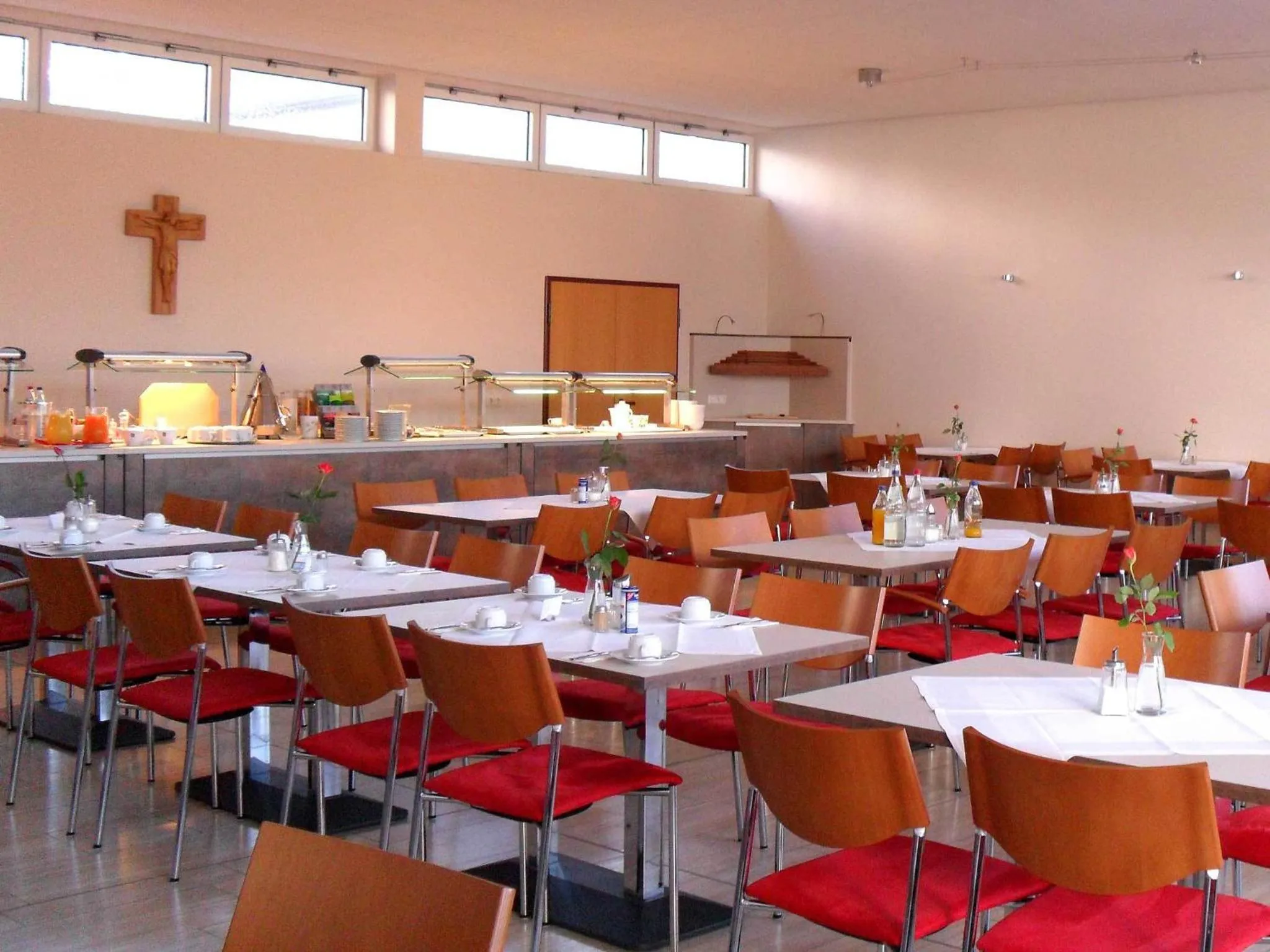 Restaurant/places to eat in Tagungshaus Schönenberg