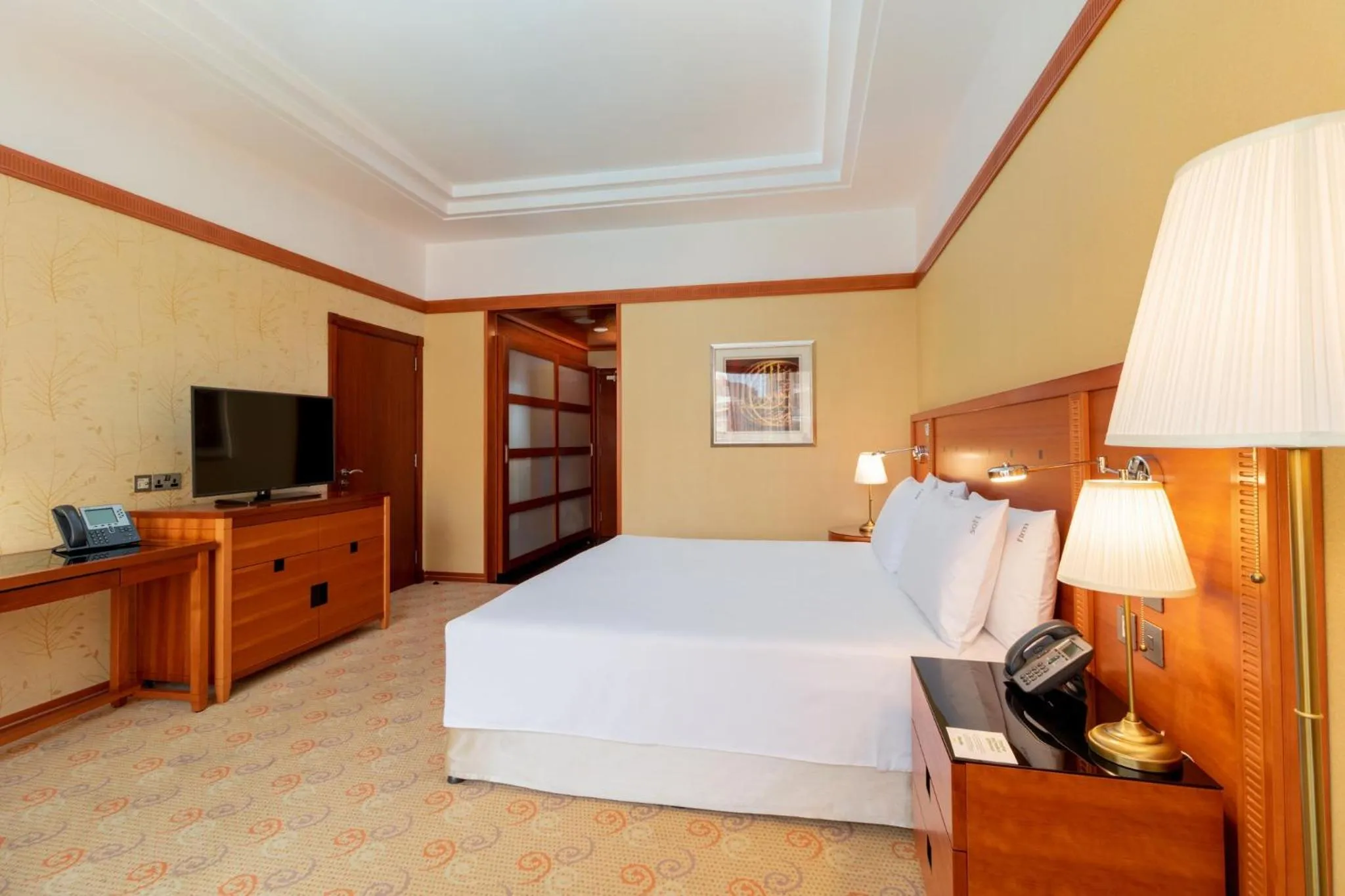 Photo of the whole room, Bed in Holiday Inn Kuwait by IHG