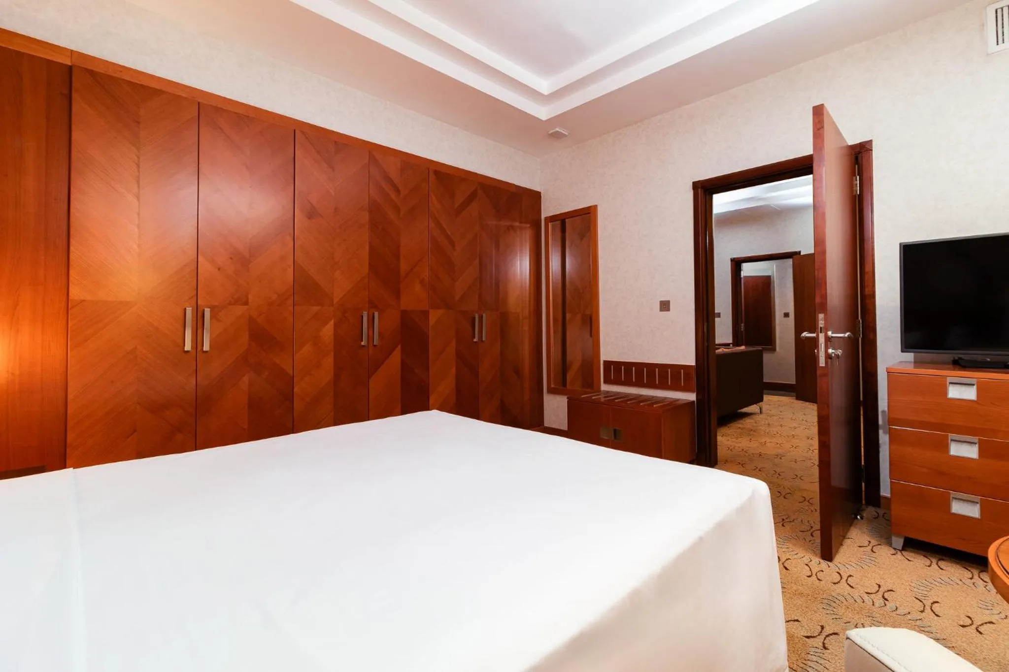 Photo of the whole room, Bed in Holiday Inn Kuwait by IHG