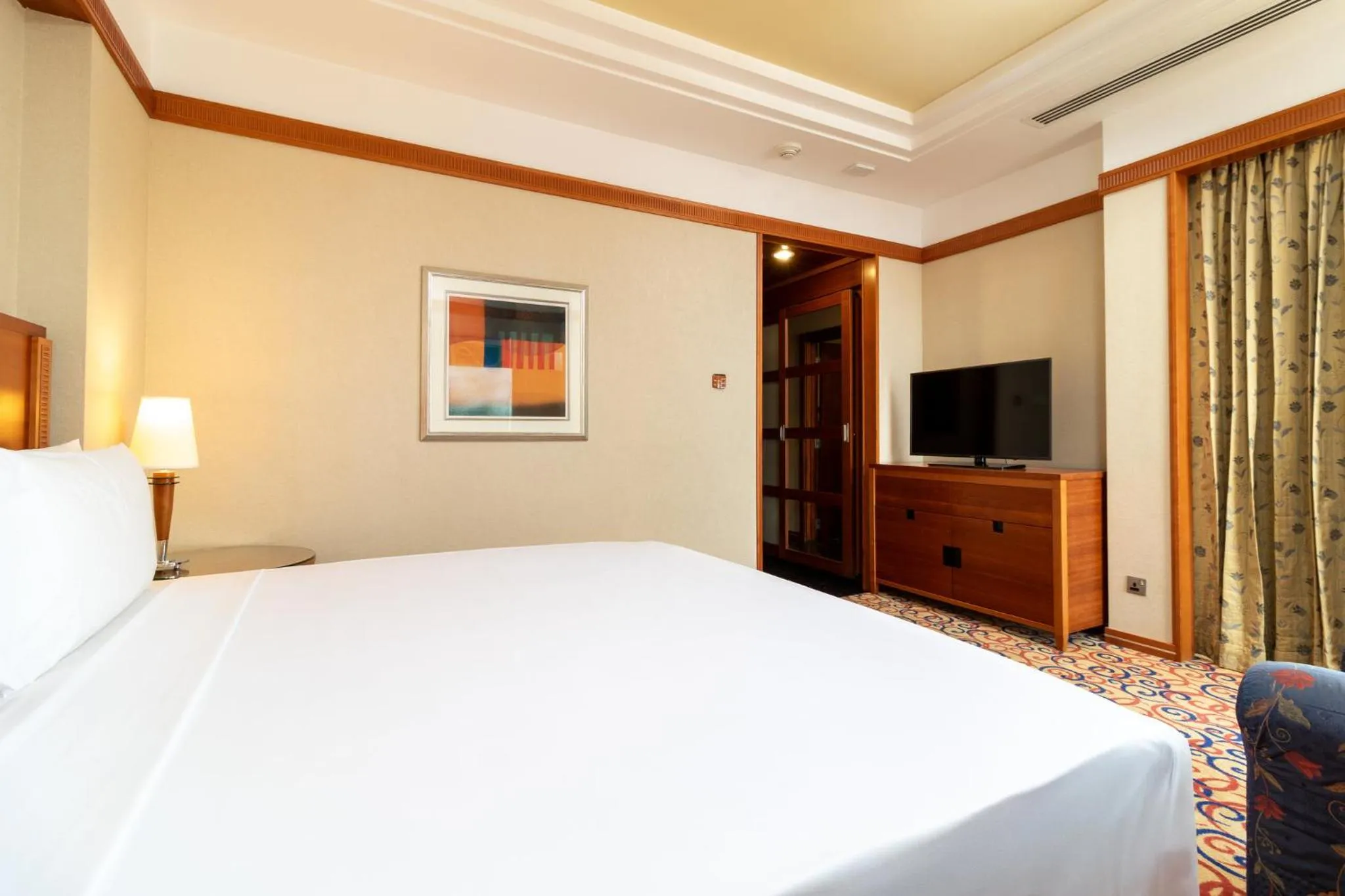 Photo of the whole room, Bed in Holiday Inn Kuwait by IHG