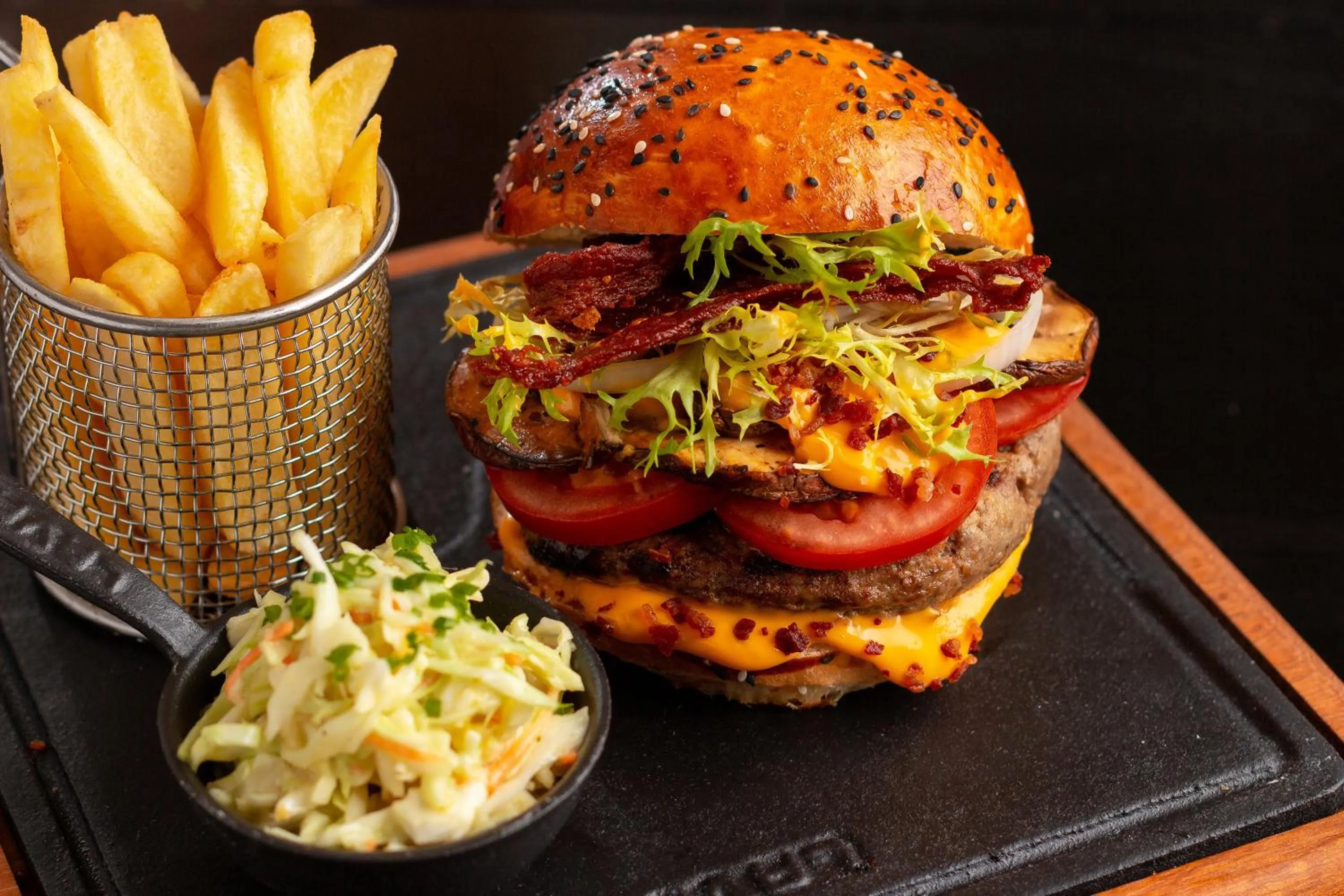 Restaurant/places to eat in Holiday Inn Kuwait by IHG