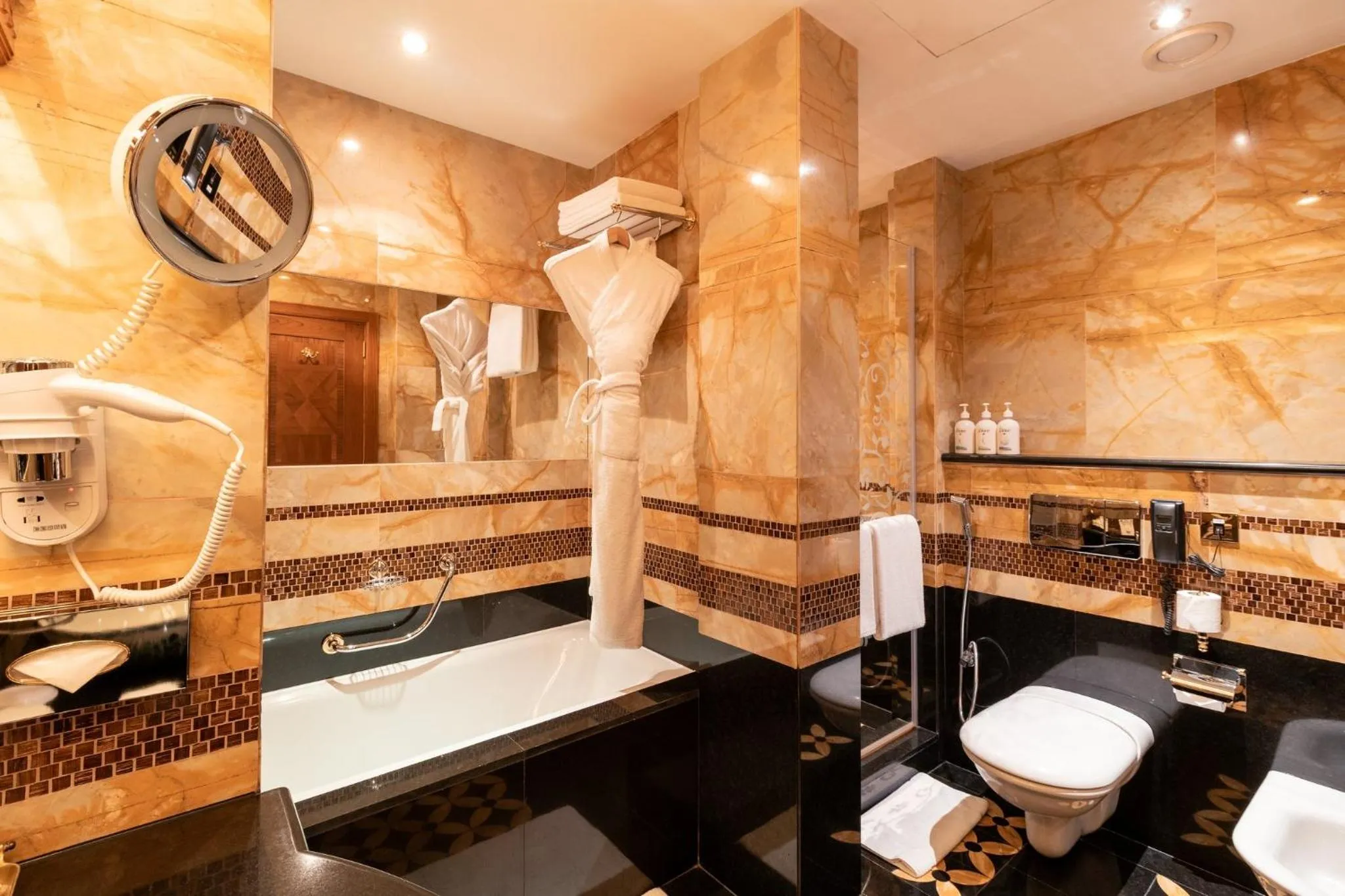 Photo of the whole room in Holiday Inn Kuwait by IHG