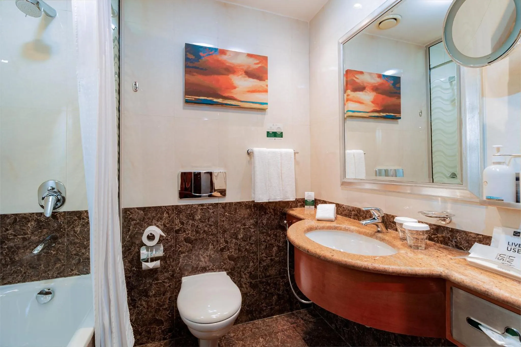 Photo of the whole room in Holiday Inn Kuwait by IHG