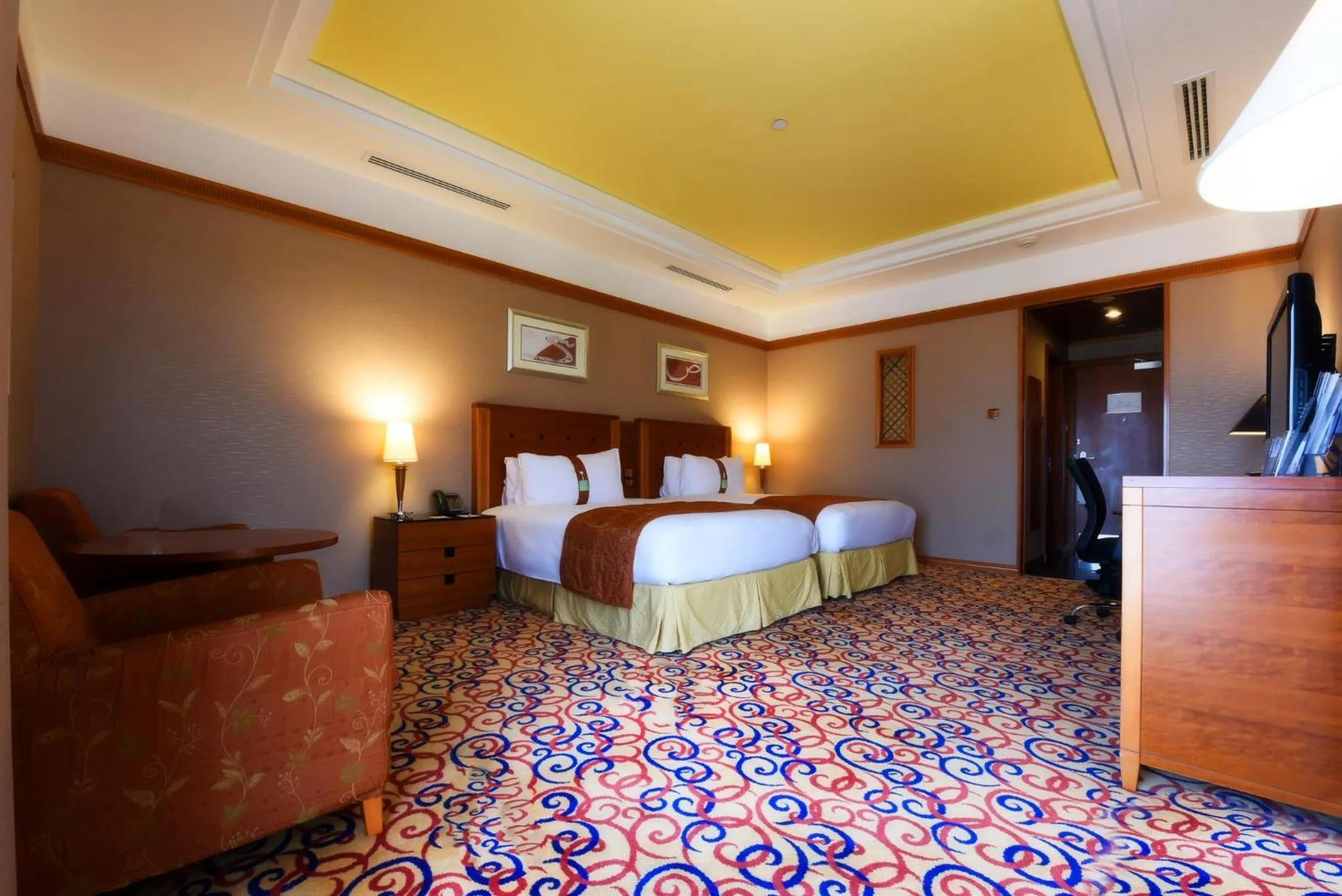 Photo of the whole room, Bed in Holiday Inn Kuwait by IHG