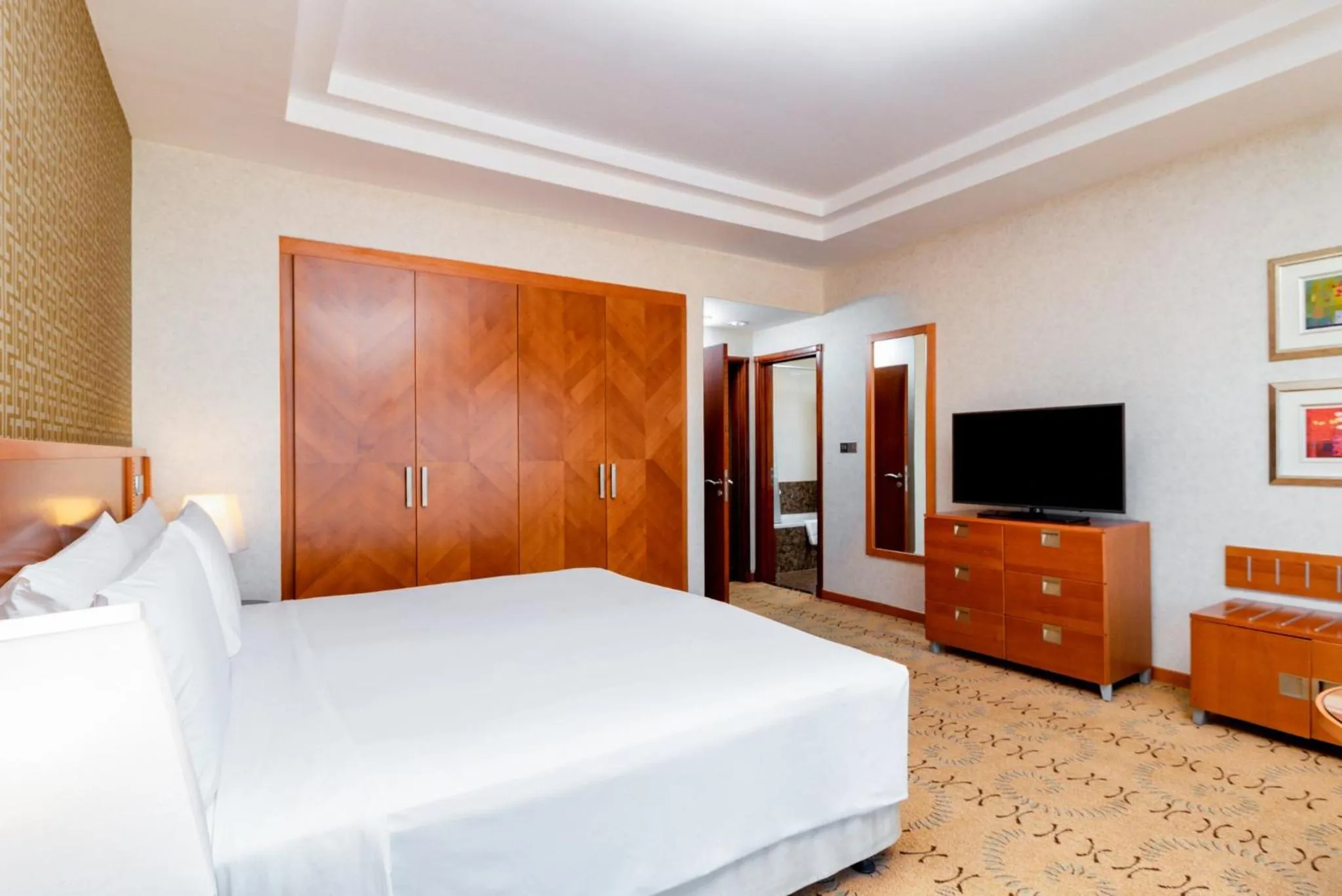 Photo of the whole room, Bed in Holiday Inn Kuwait by IHG
