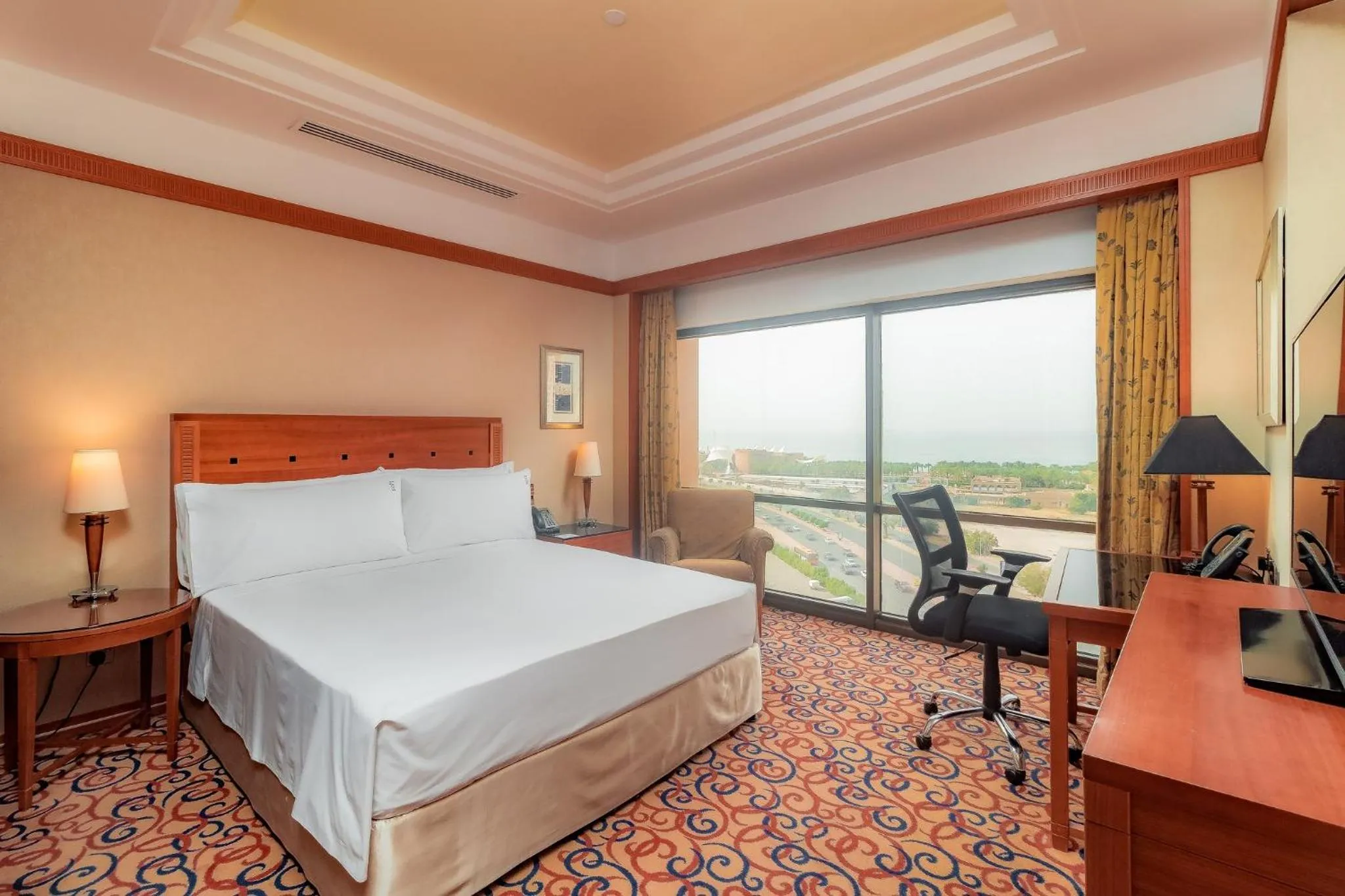 Photo of the whole room, Bed in Holiday Inn Kuwait by IHG
