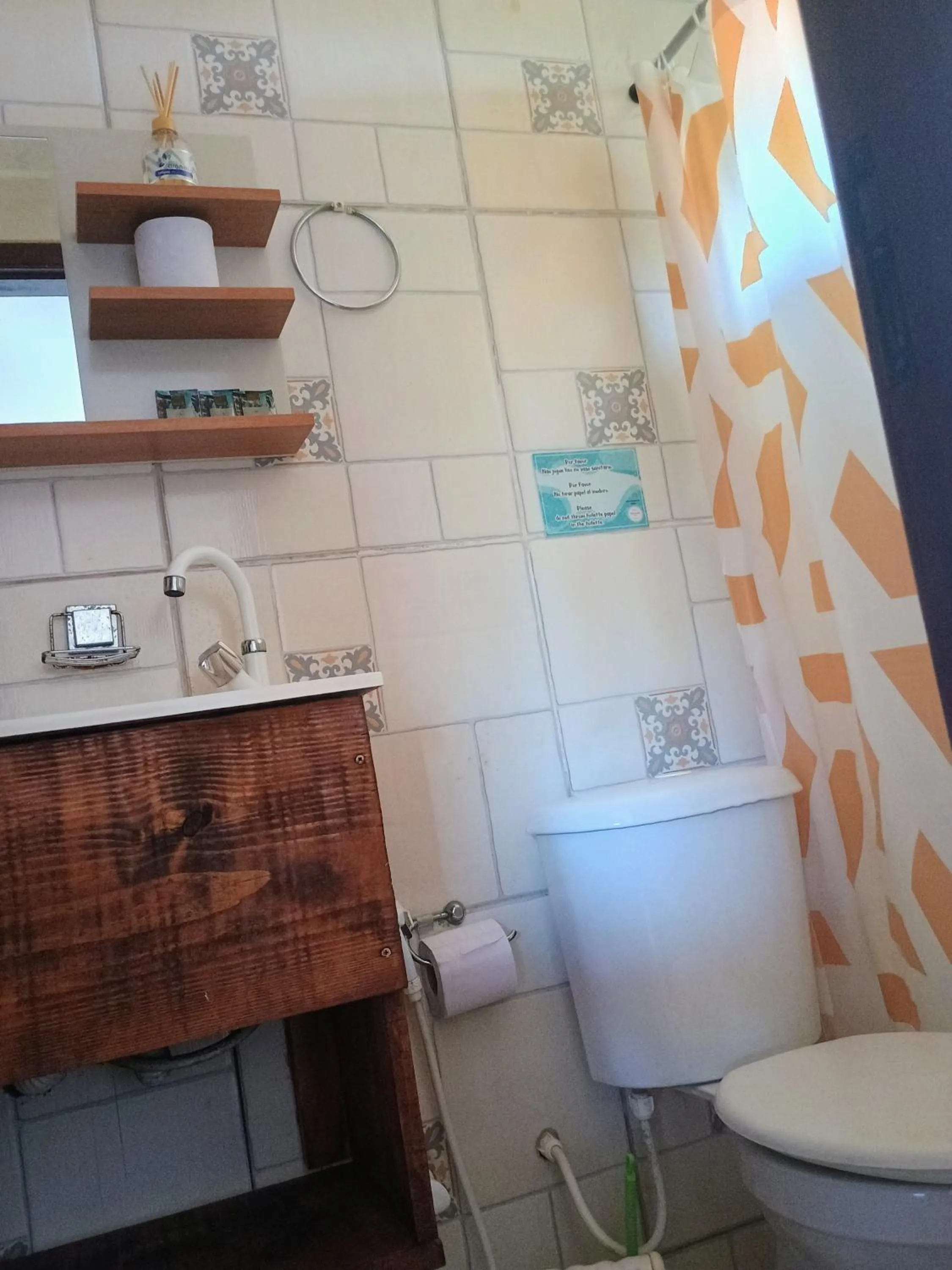 Bathroom in Namorada Brava Guest House