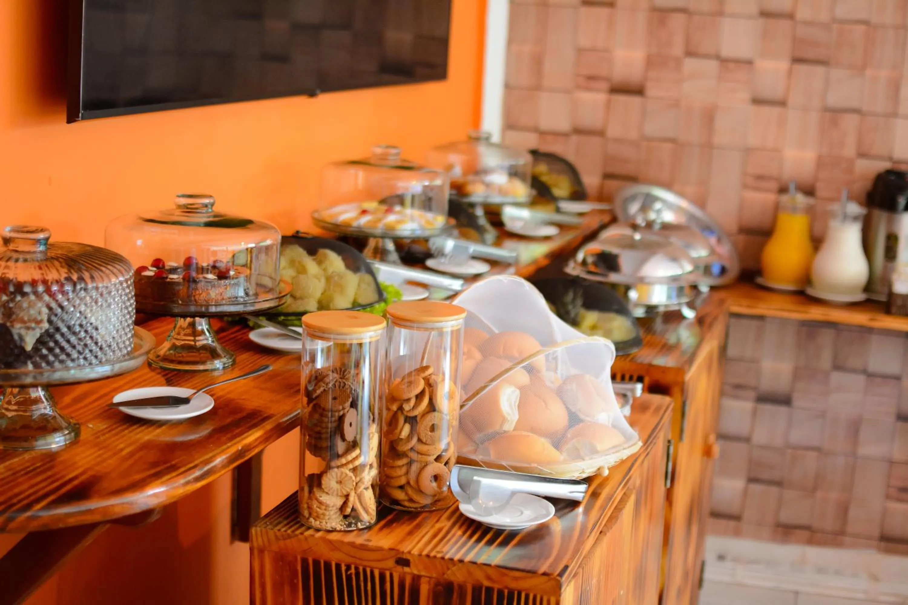 Restaurant/places to eat in Pousada e Restaurante Tia Lita