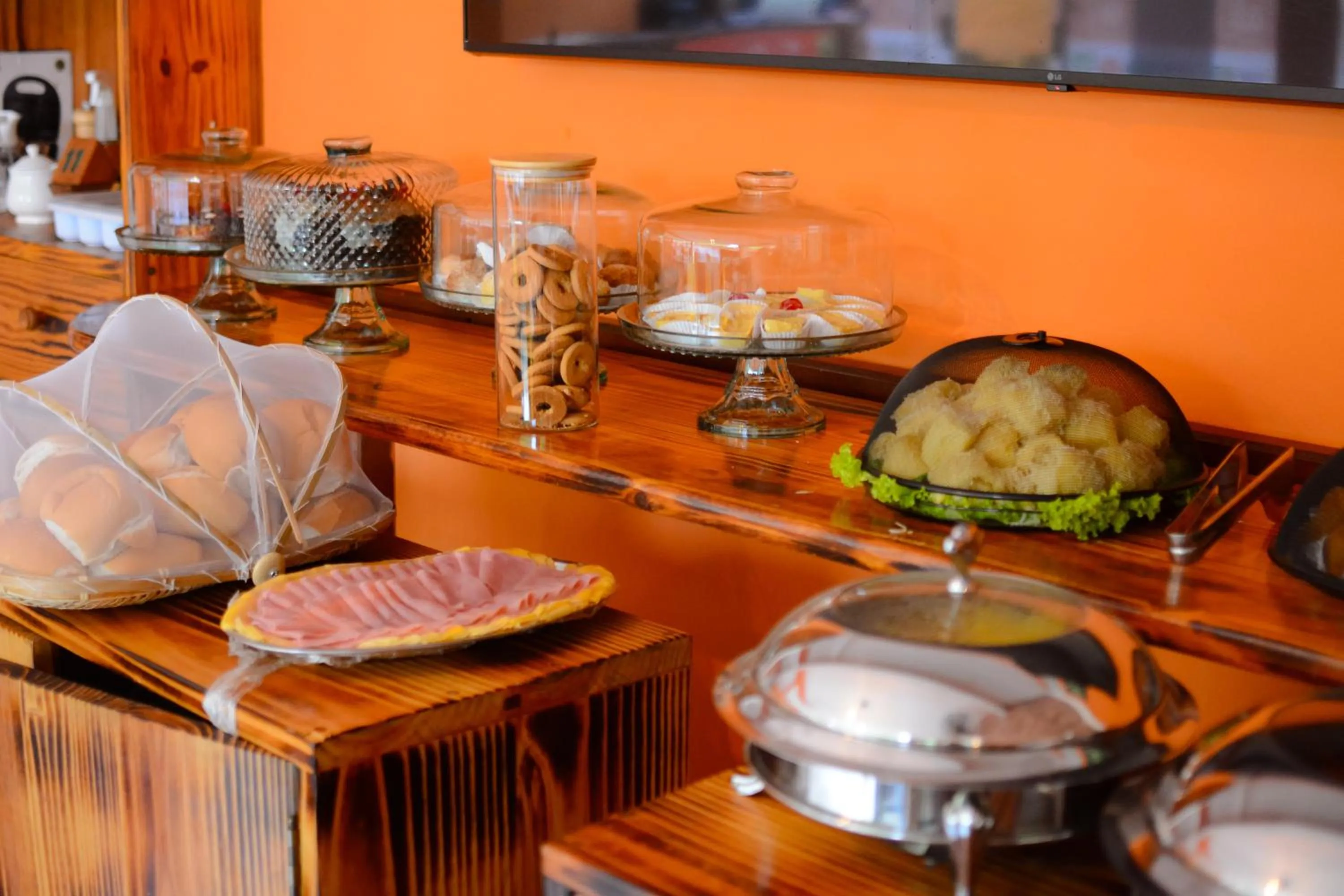 Restaurant/places to eat in Pousada e Restaurante Tia Lita