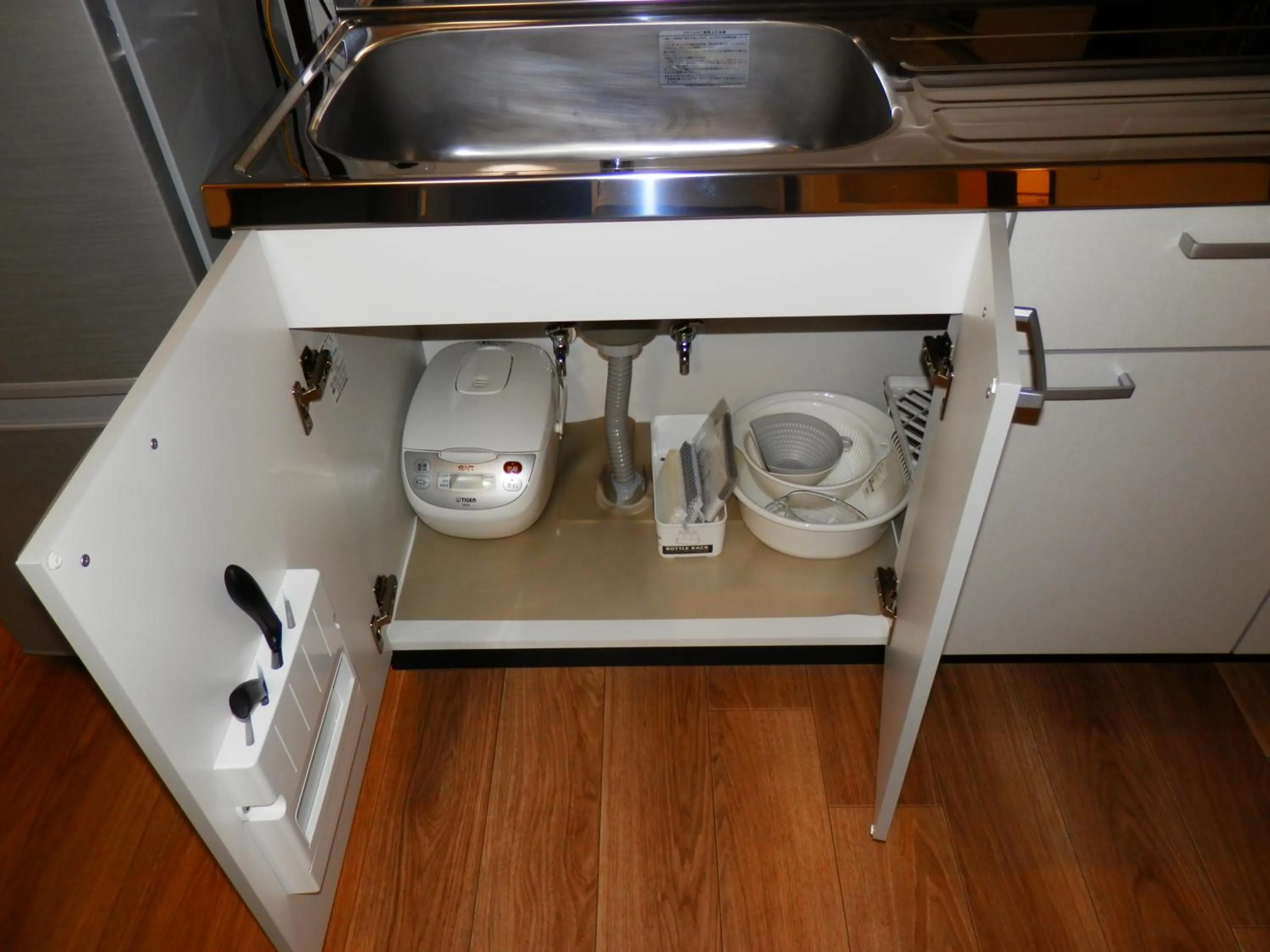 Kitchen or kitchenette in Maple Sumikawa #202