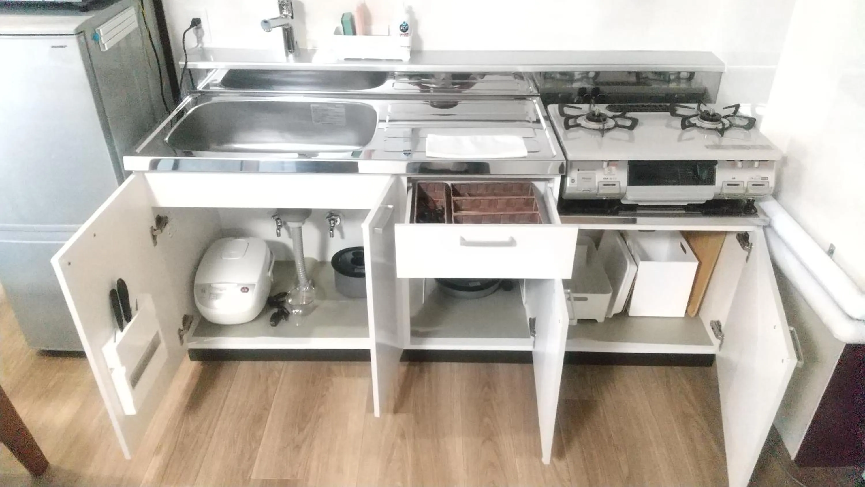 Kitchen or kitchenette in Maple Sumikawa #202