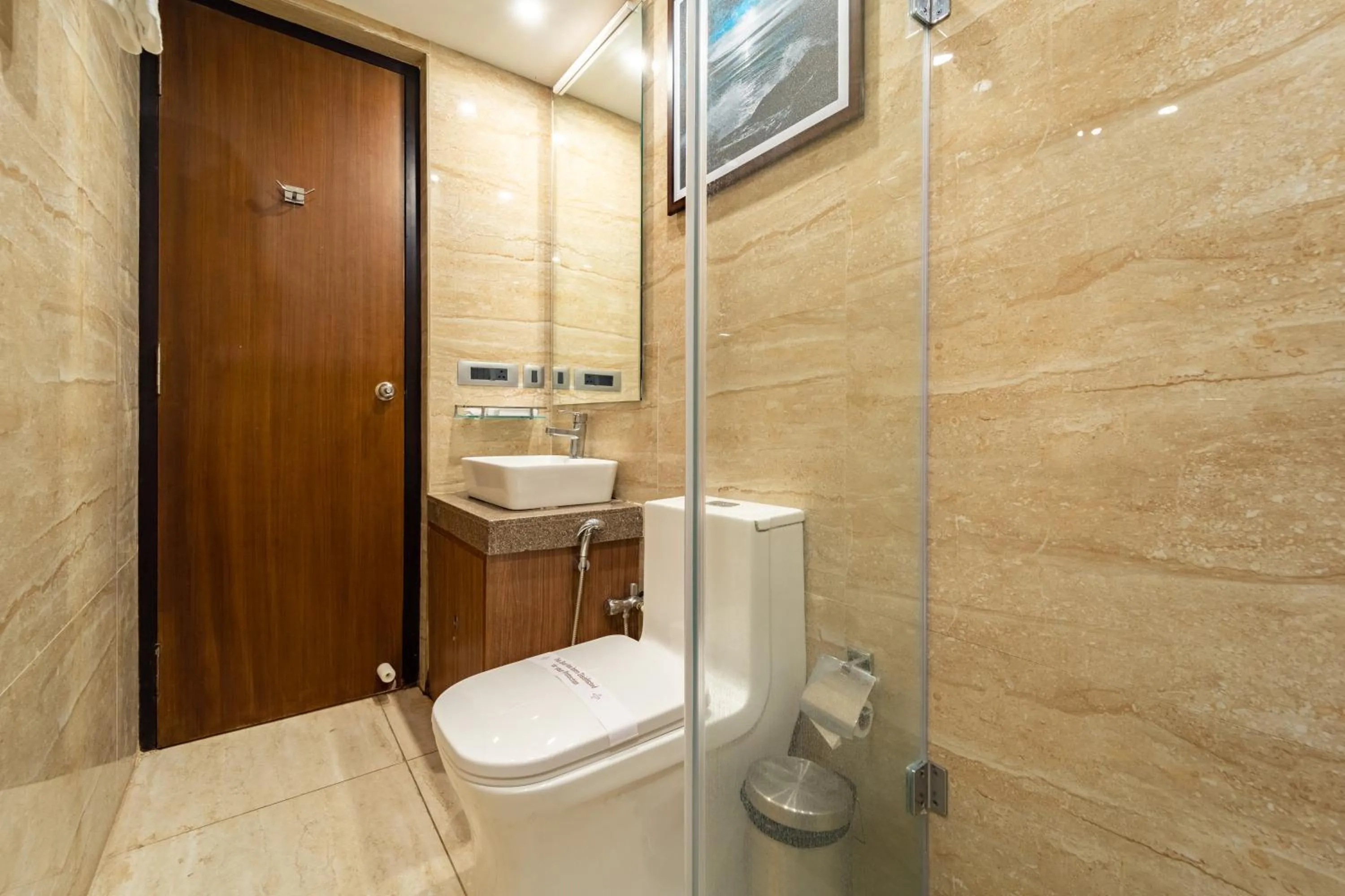 Bathroom in La Grrande Malar - The Boutique Hotel Pondicherry