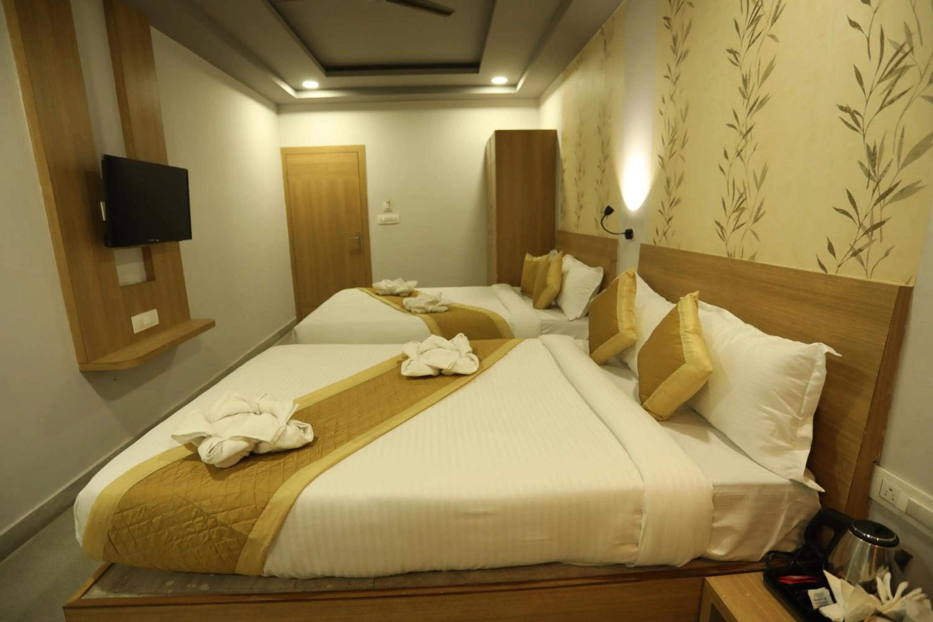 Photo of the whole room, Bed in VIPs Hotel Olive