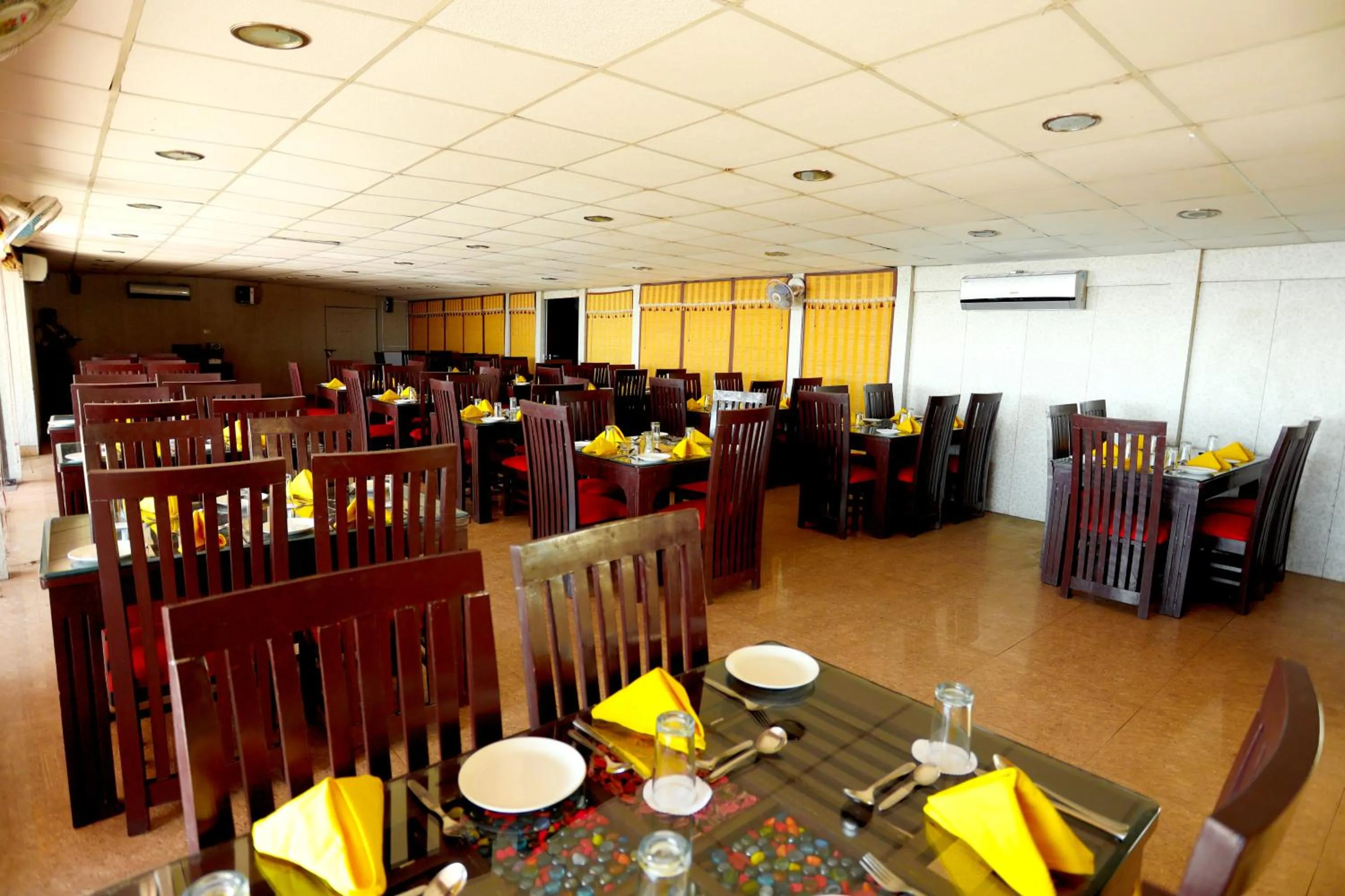 Restaurant/places to eat in Calux Hill Queen at Mall Road with Parking - Formerly Amara