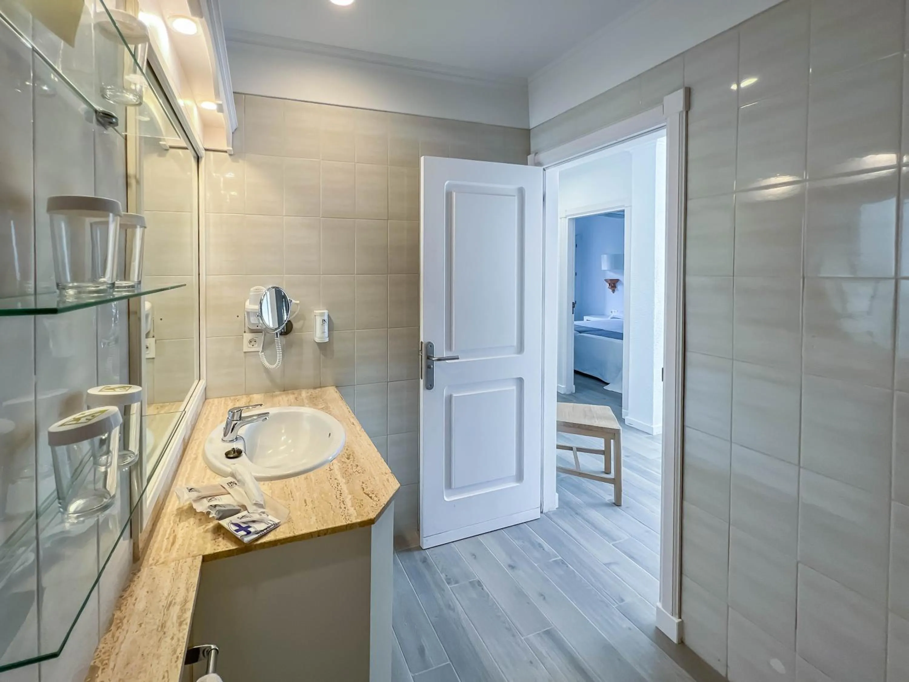 Bathroom in Apartamentos Parque del Sol