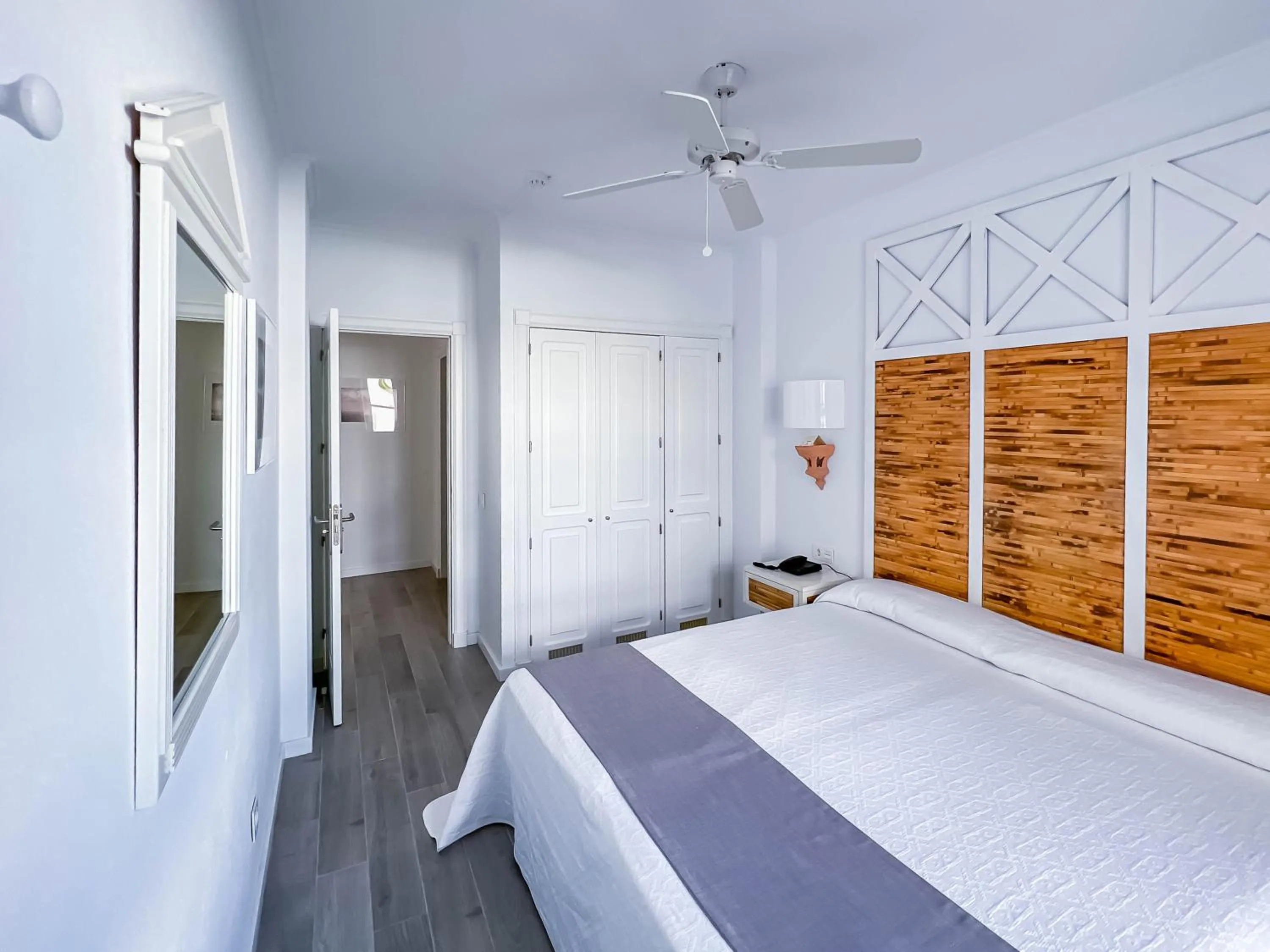 Bedroom, Bed in Apartamentos Parque del Sol