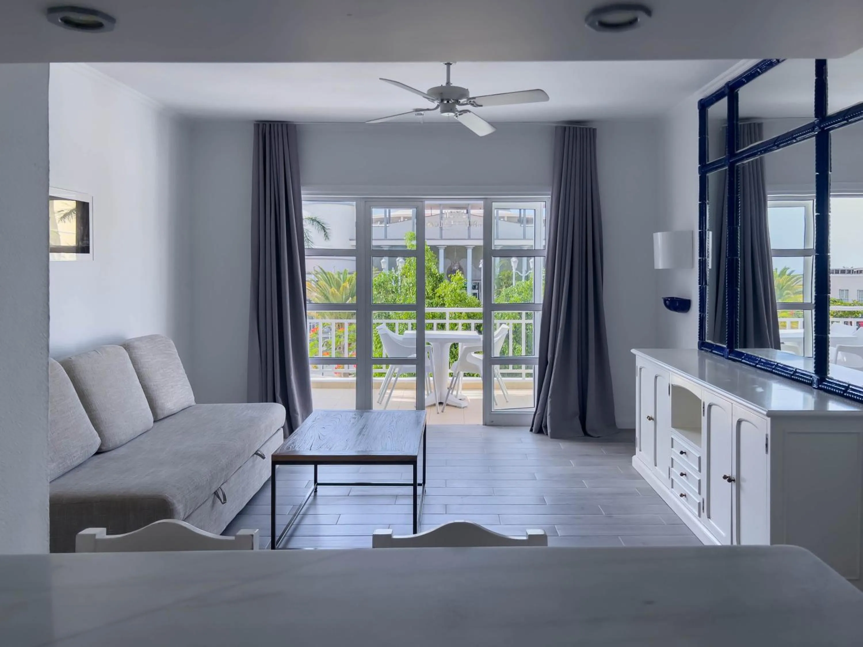 Balcony/Terrace, Bed in Apartamentos Parque del Sol