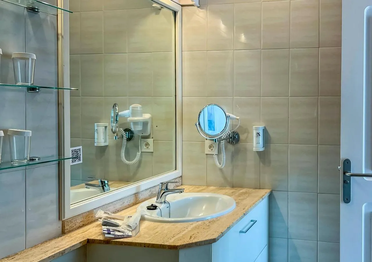 Bathroom in Apartamentos Parque del Sol