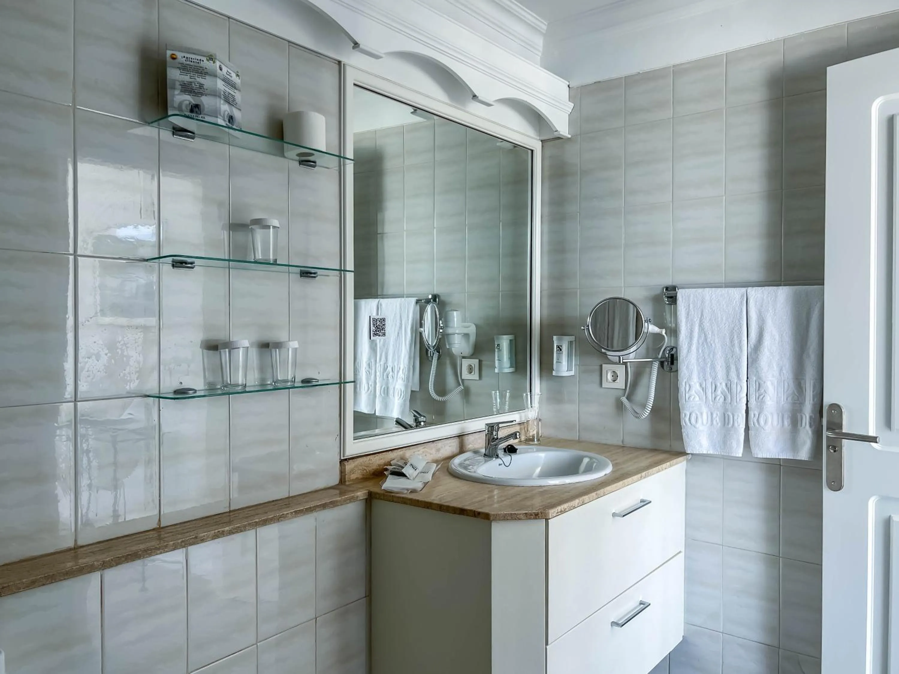 Bathroom in Apartamentos Parque del Sol