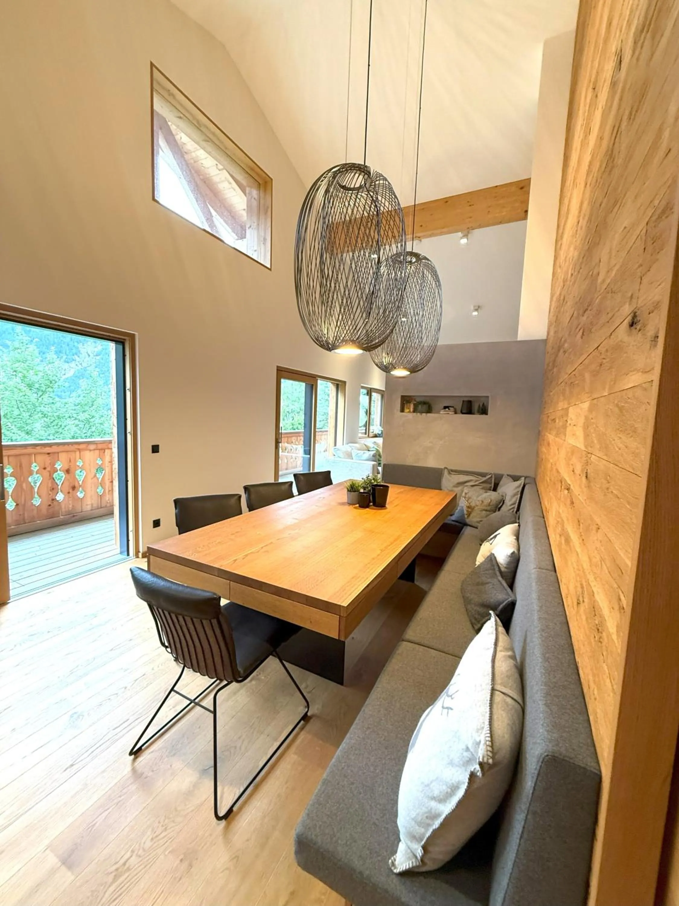 Franz Johann Aparts - 150m to slopes
