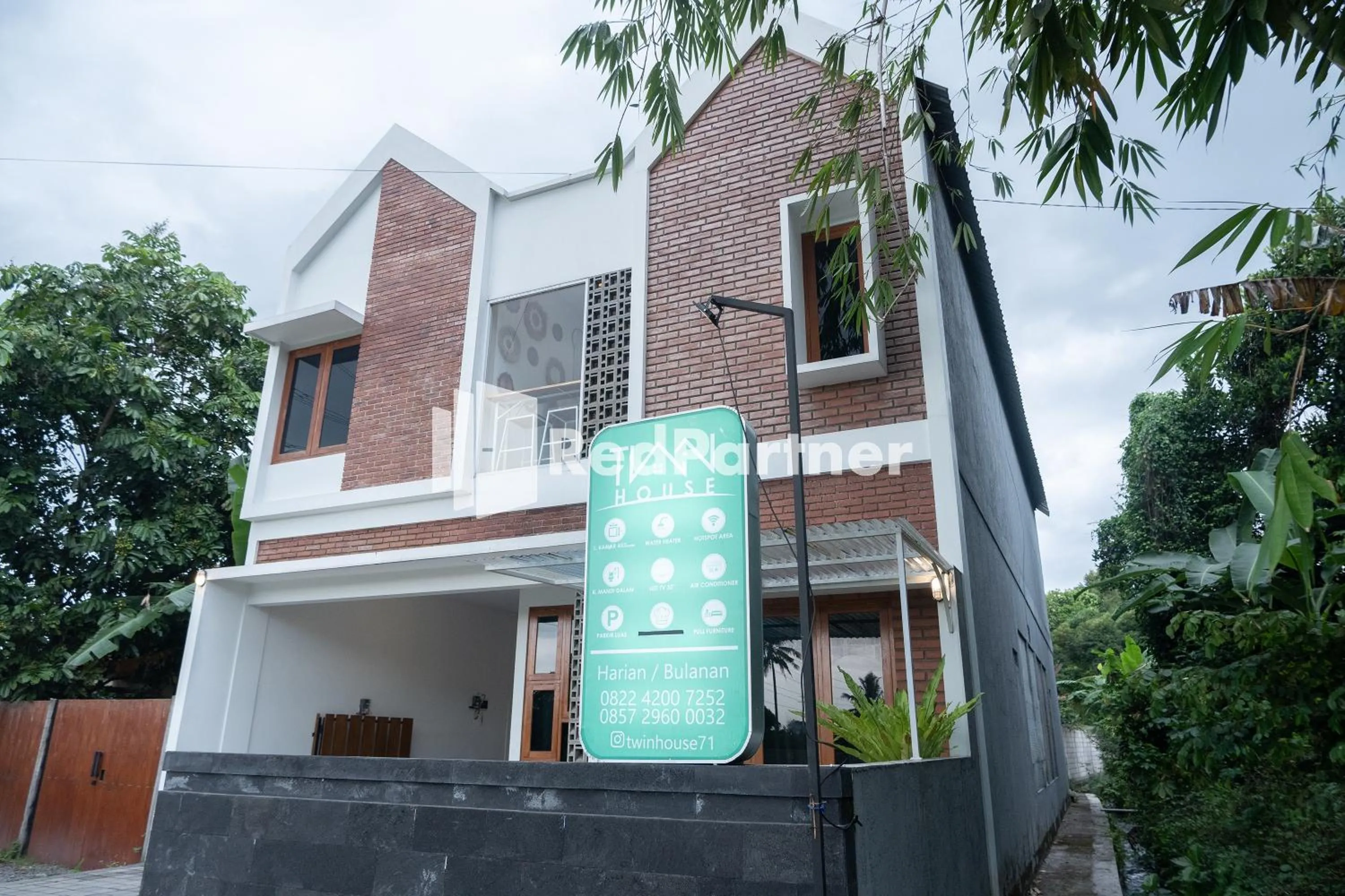 Property building in Twin House near UII Yogyakarta Mitra RedDoorz