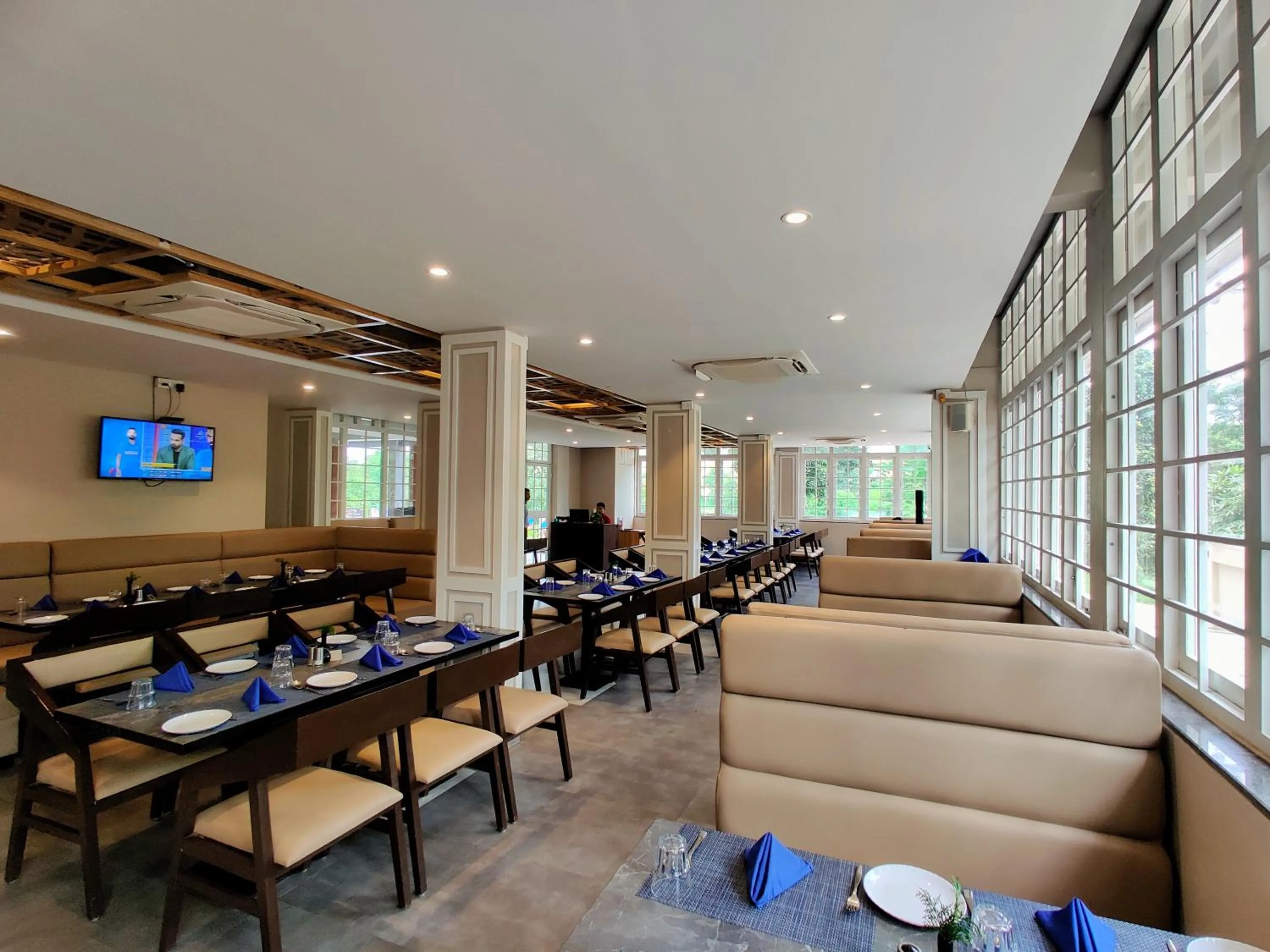 Restaurant/places to eat in Pushpam Sanskruti Resort Karjat