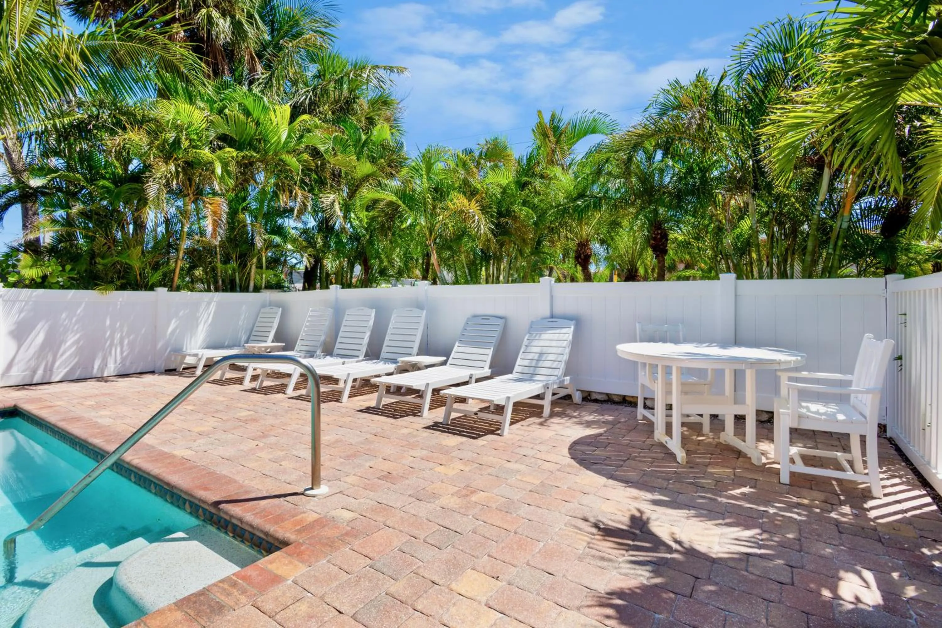 Driftwood Villas at Anna Maria Island Inn
