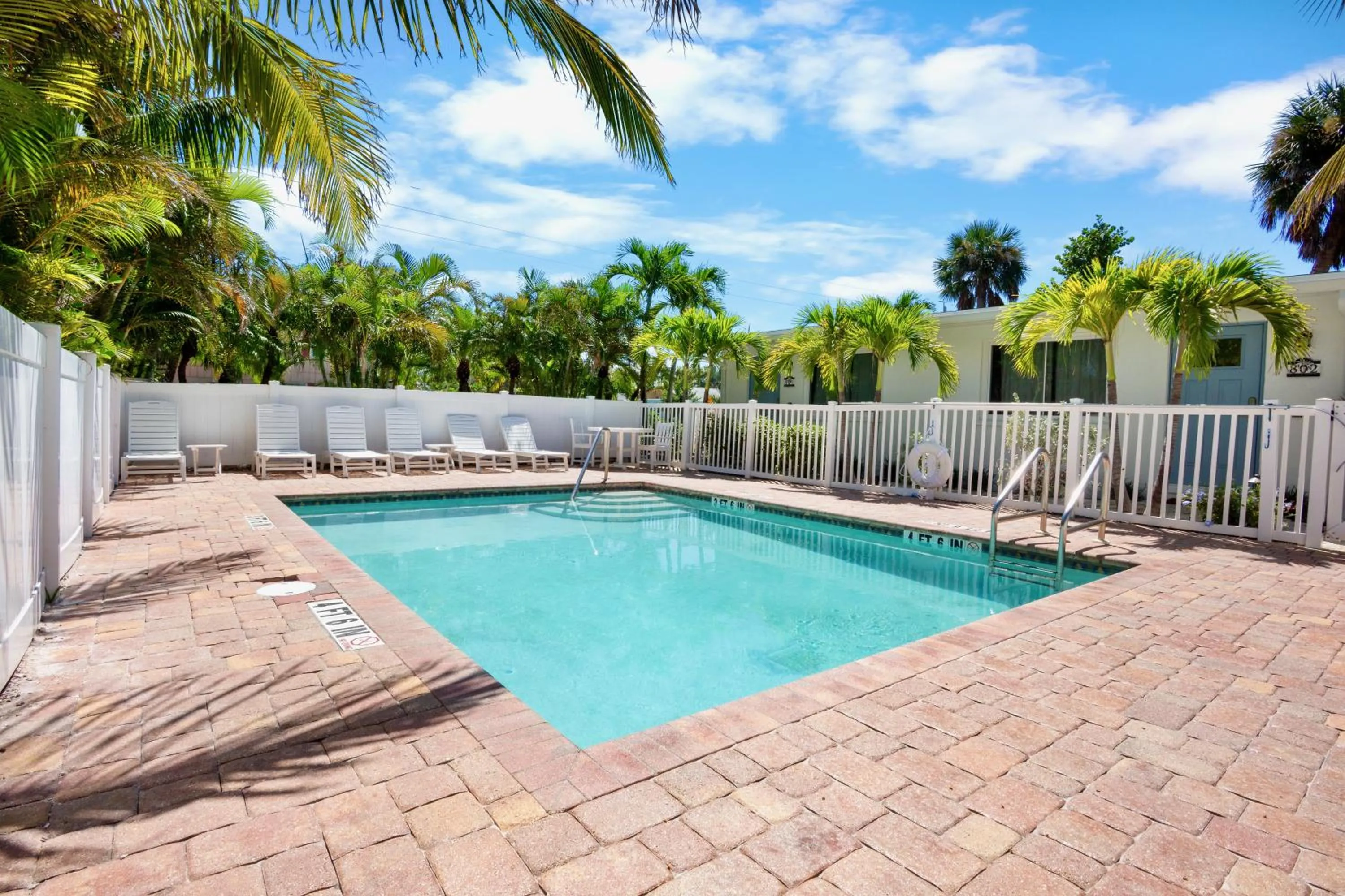 Driftwood Villas at Anna Maria Island Inn