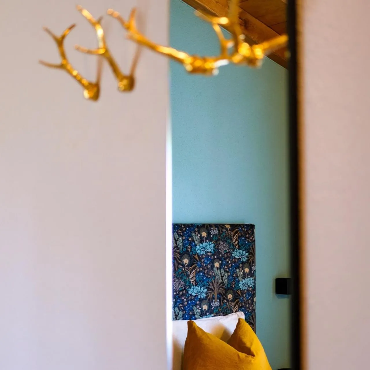 Decorative detail, Bed in Hotel Il Castagno