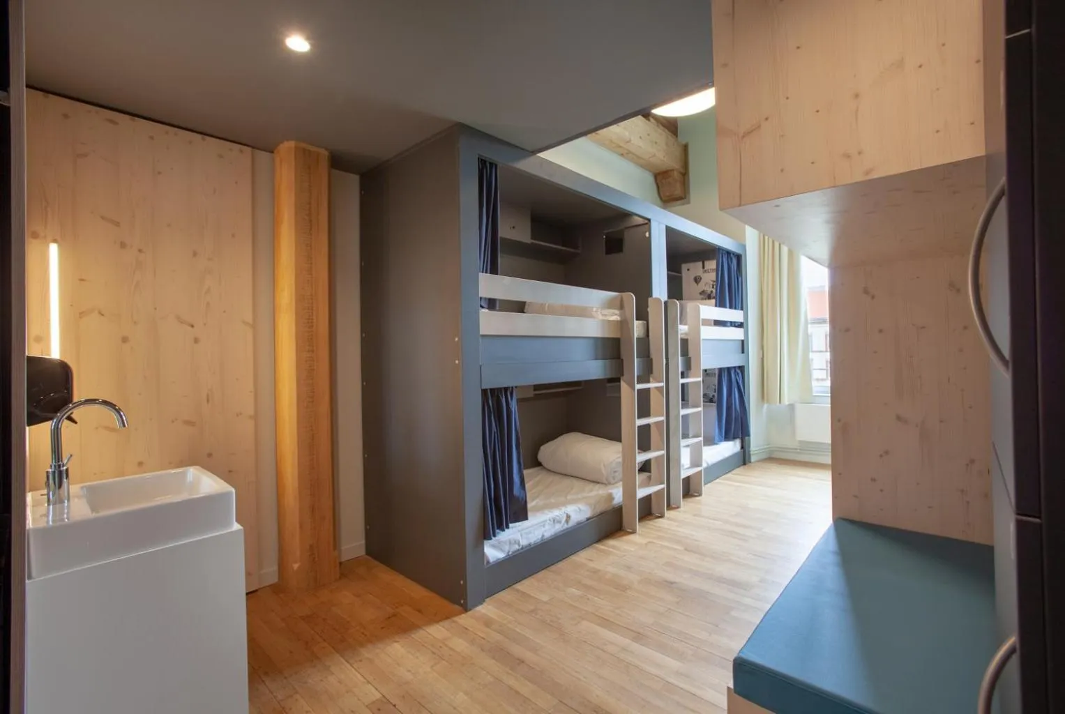 Photo of the whole room, Bed in The People - Strasbourg