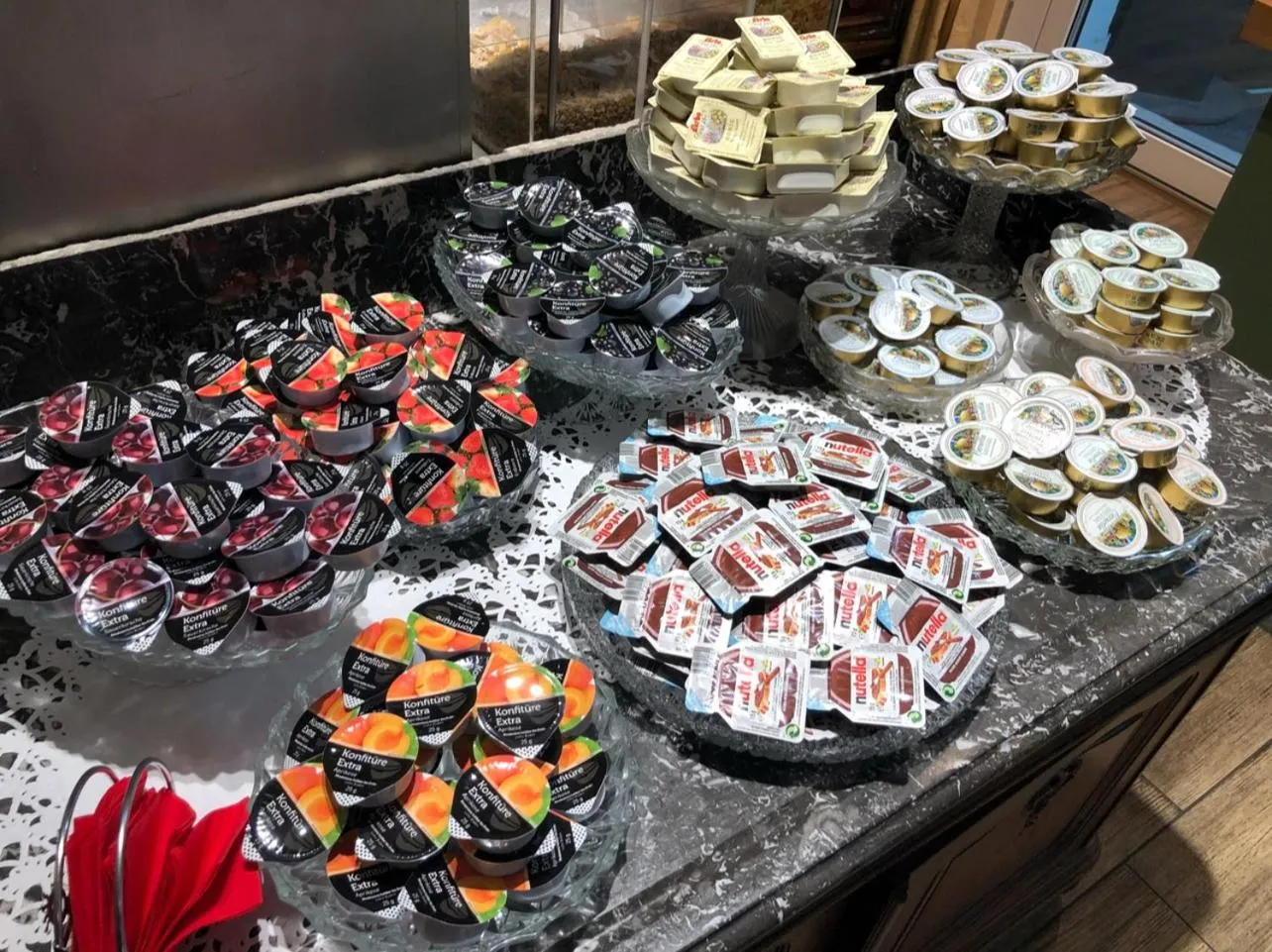 Food and drinks in Corso, Zimmer & Cafe, Hotel Garni