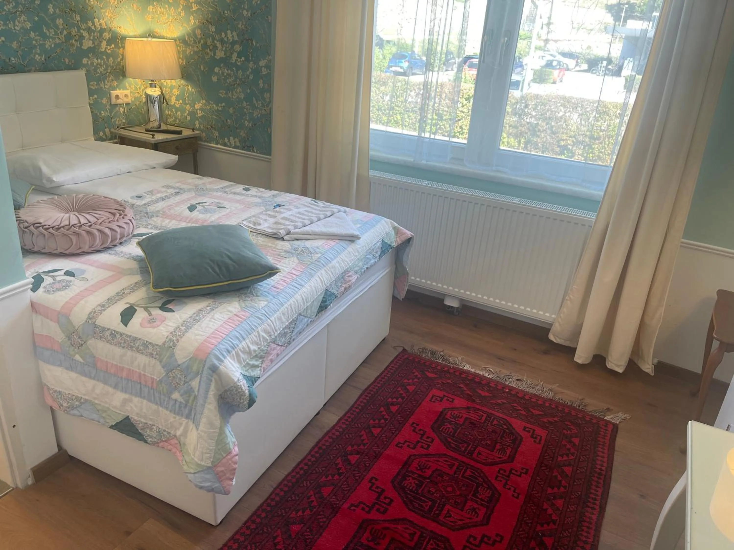 Bed in Corso, Zimmer & Cafe, Hotel Garni