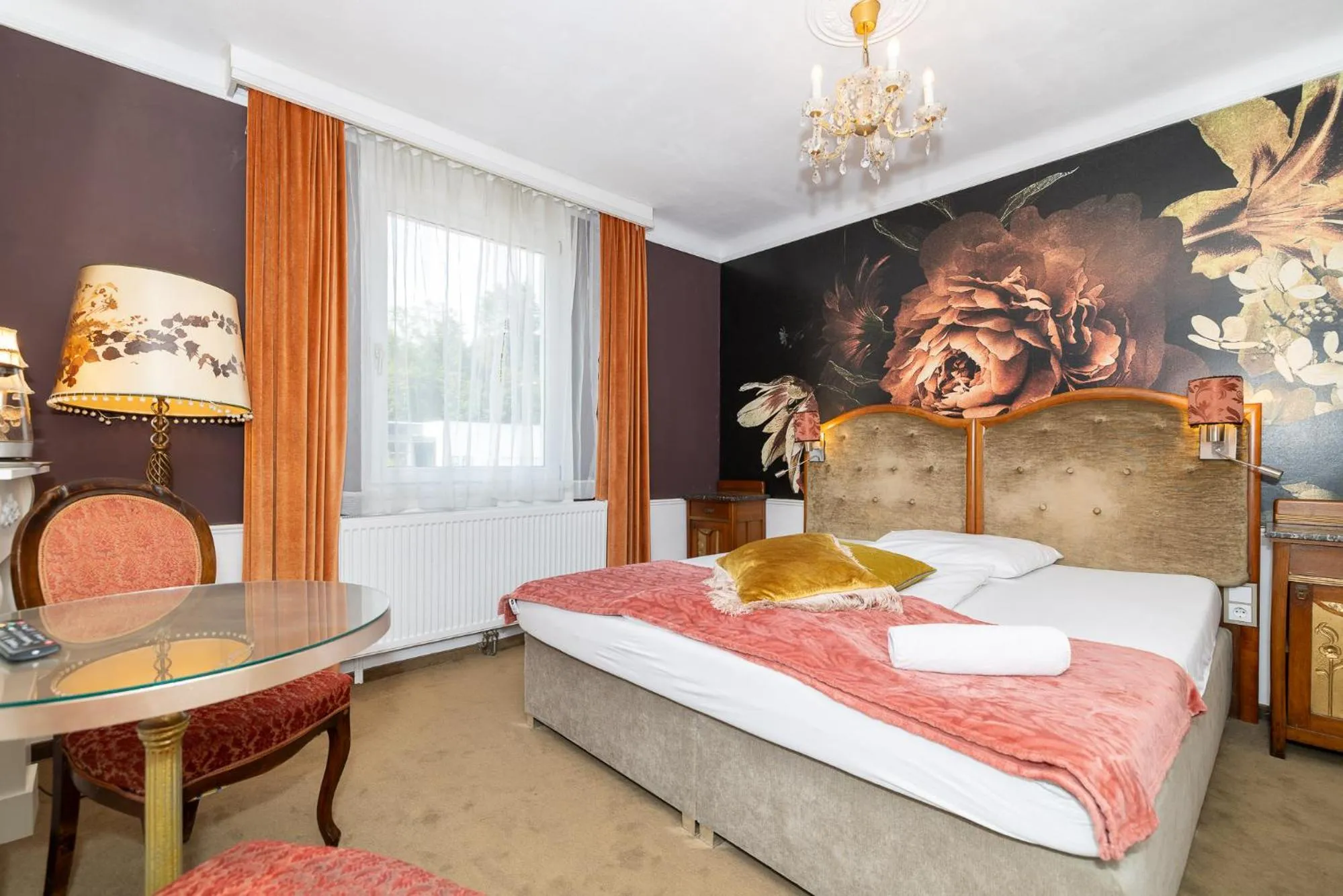 Bed in Corso, Zimmer & Cafe, Hotel Garni